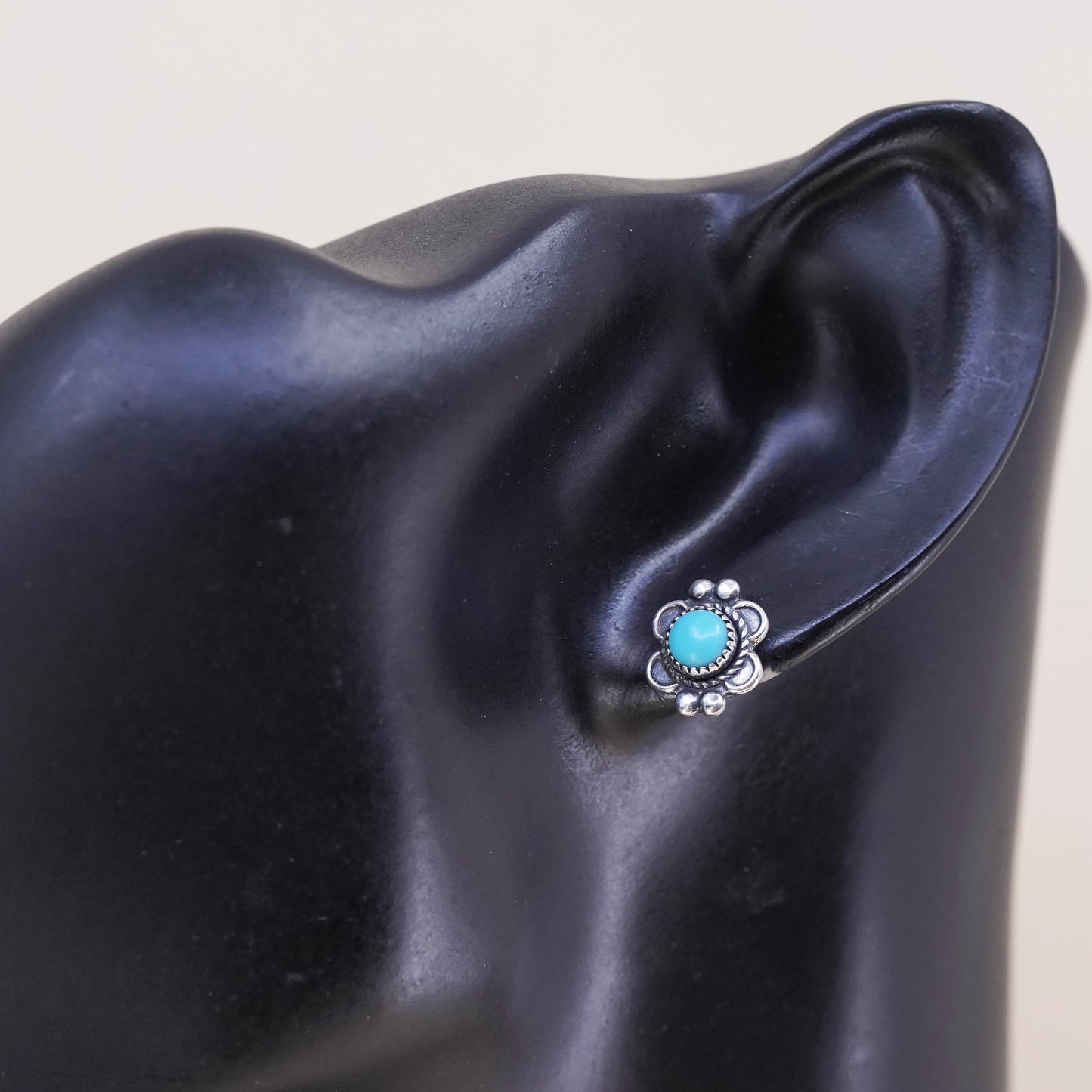 Vintage southwestern Sterling 925 silver stud with turquoise, single earring