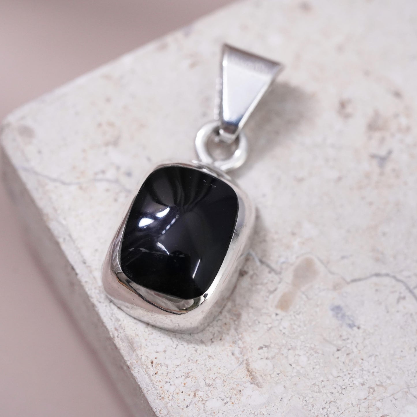 Vintage Mexican Sterling 925 silver handmade pendant with onyx inlay