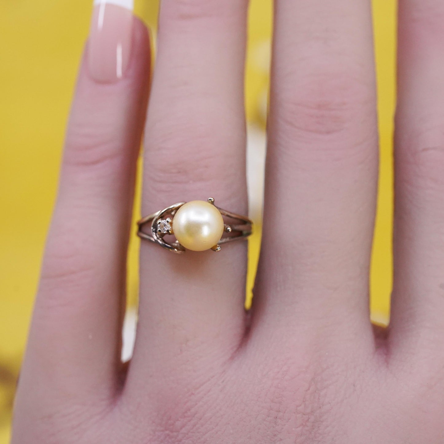 Size 6, vintage 1960s gold plated Sterling 925 silver handmade ring faux pearl