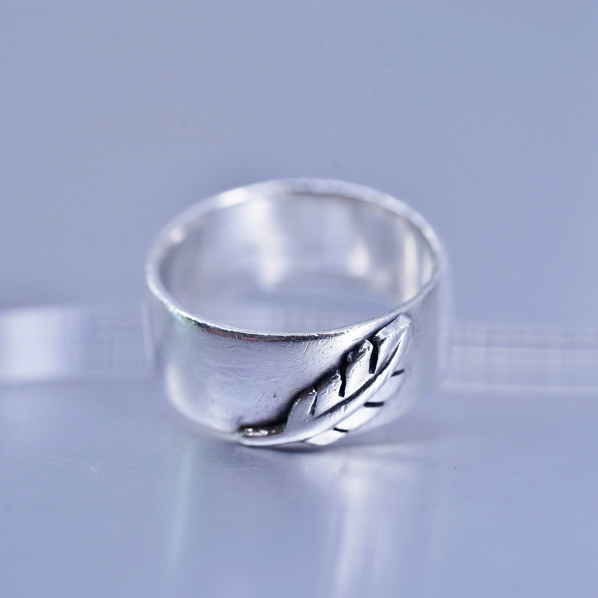 Size 7, vintage southwestern Sterling 925 silver handmade ring, leaf wide band