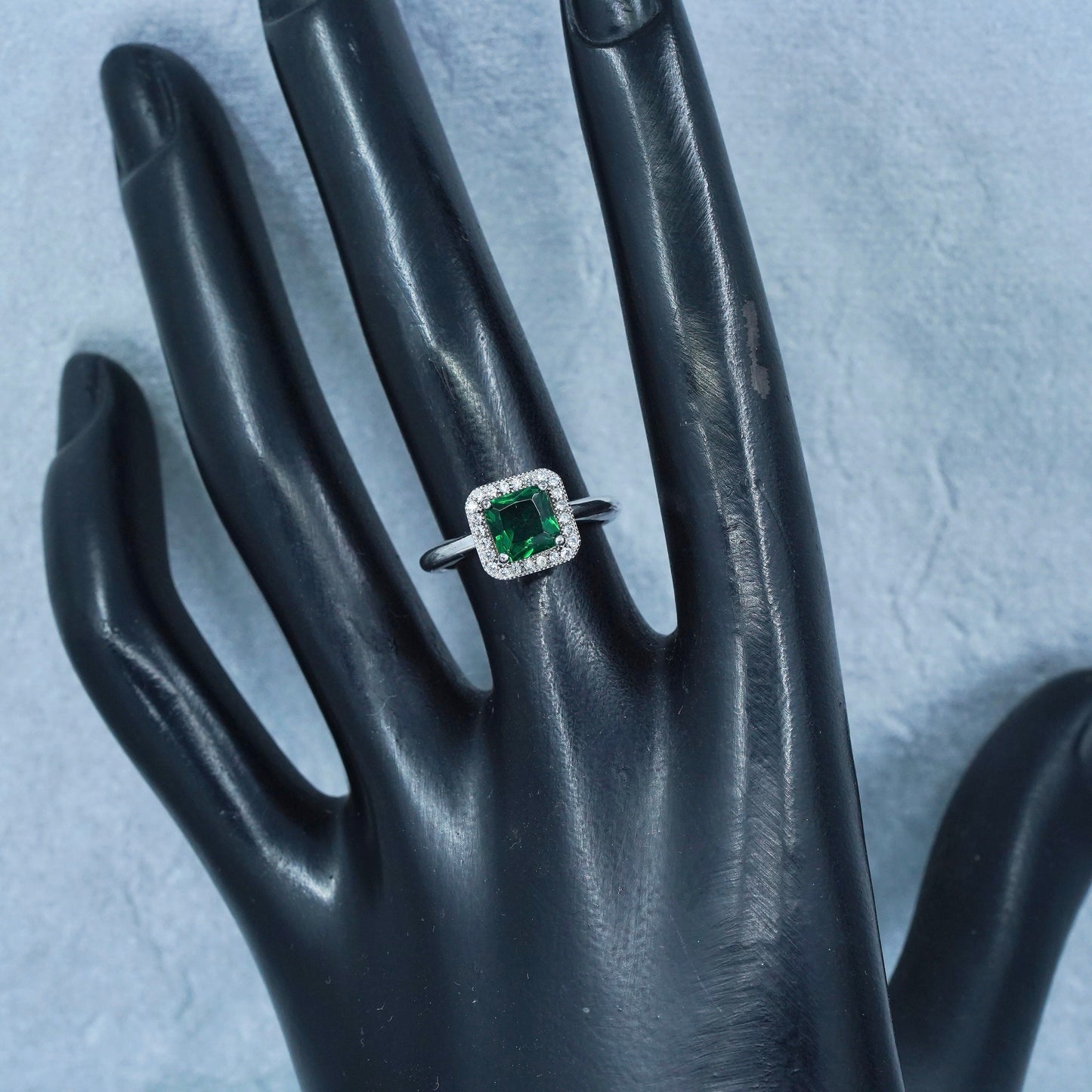 Size 6, vintage Sterling 925 silver handmade ring with emerald and cz around