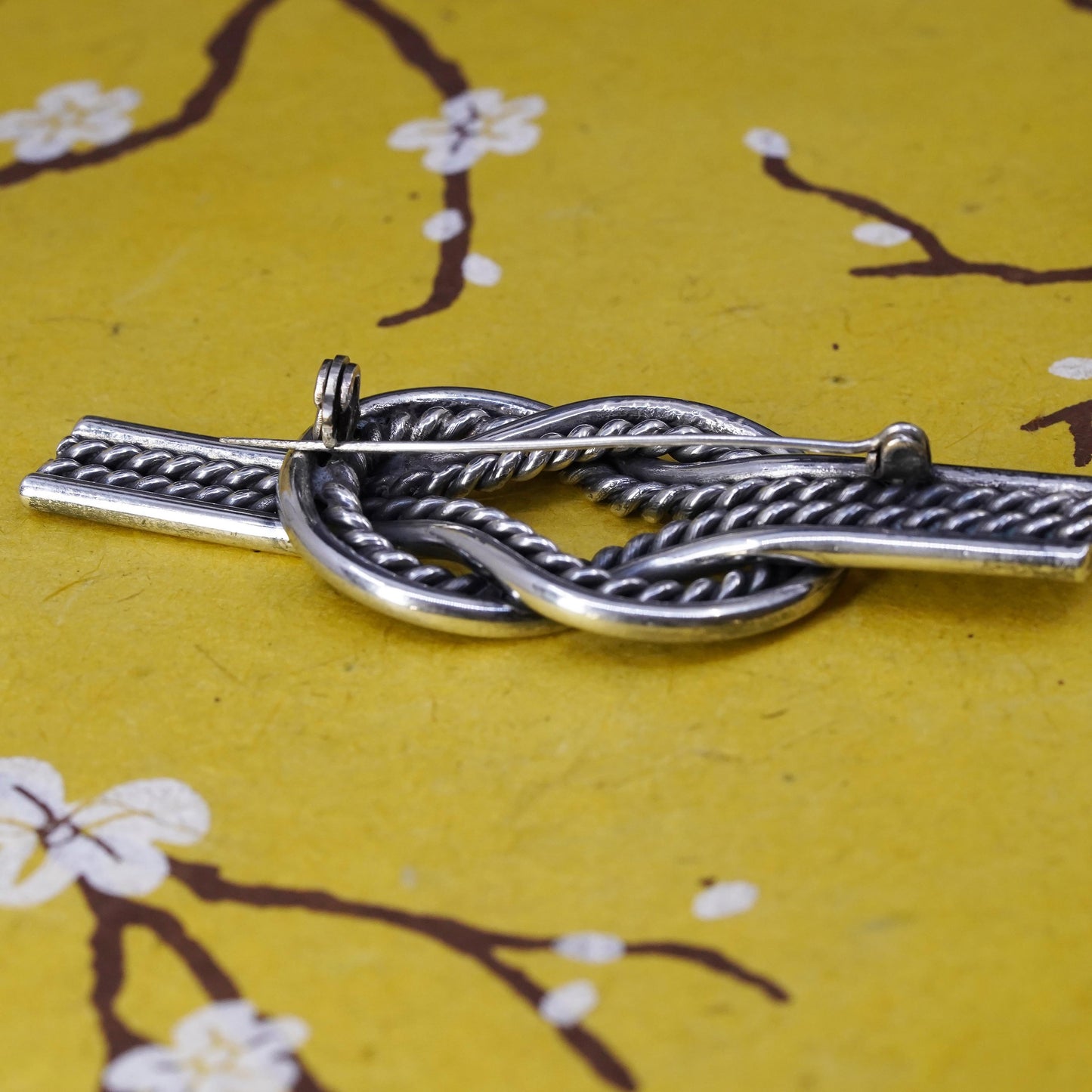 Vintage handmade sterling 925 silver cable knotted brooch