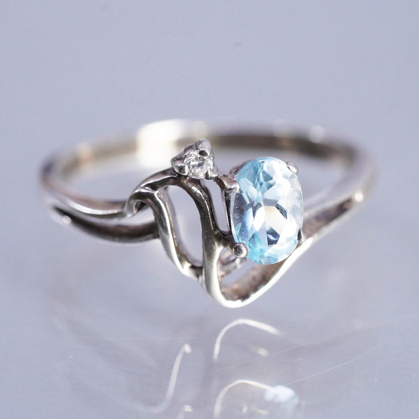 size 6, Vintage Sterling Silver 925 oval cut topaz ring with Diamond detail