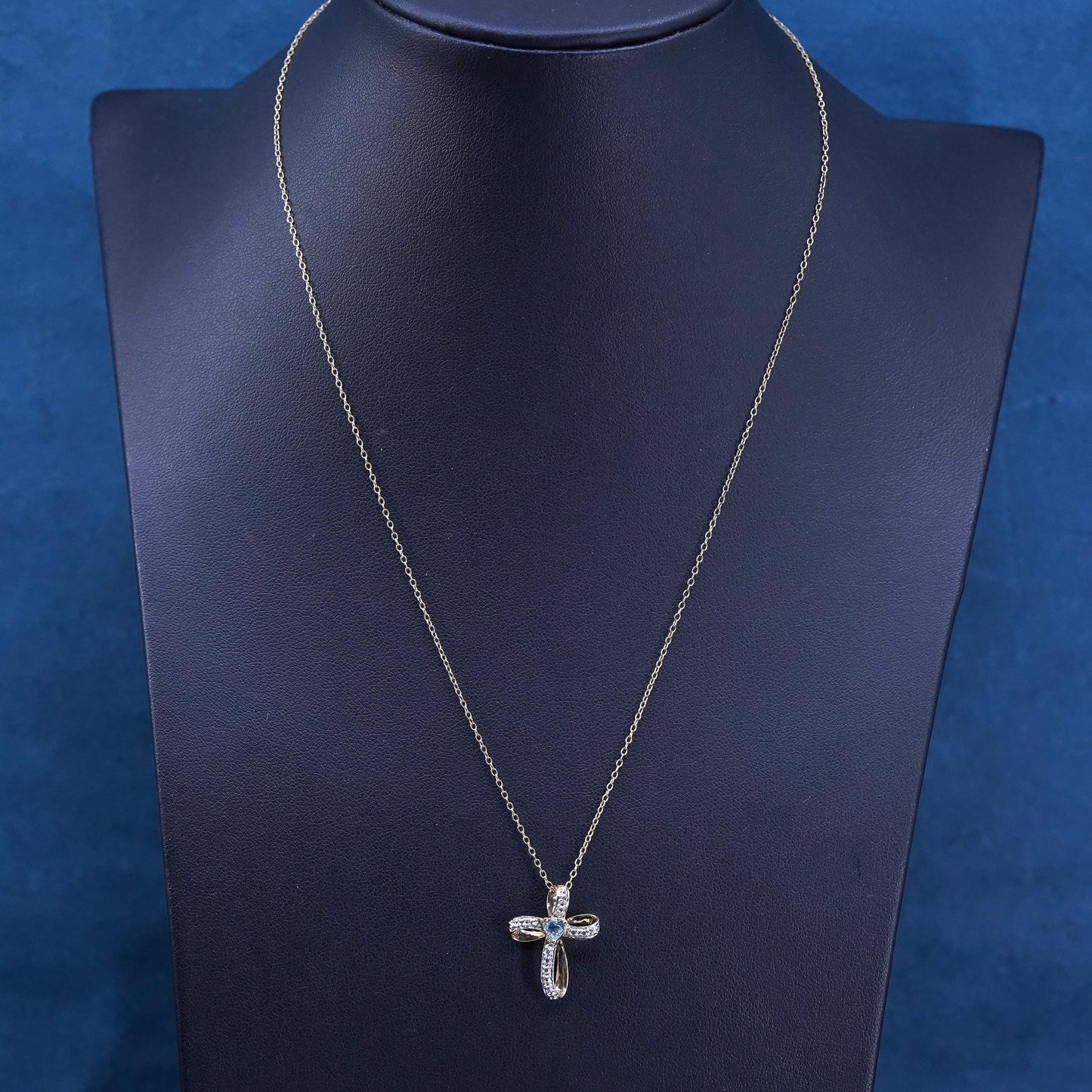 18”, Vintage vermeil gold over Sterling 925 silver circle necklace topaz cross