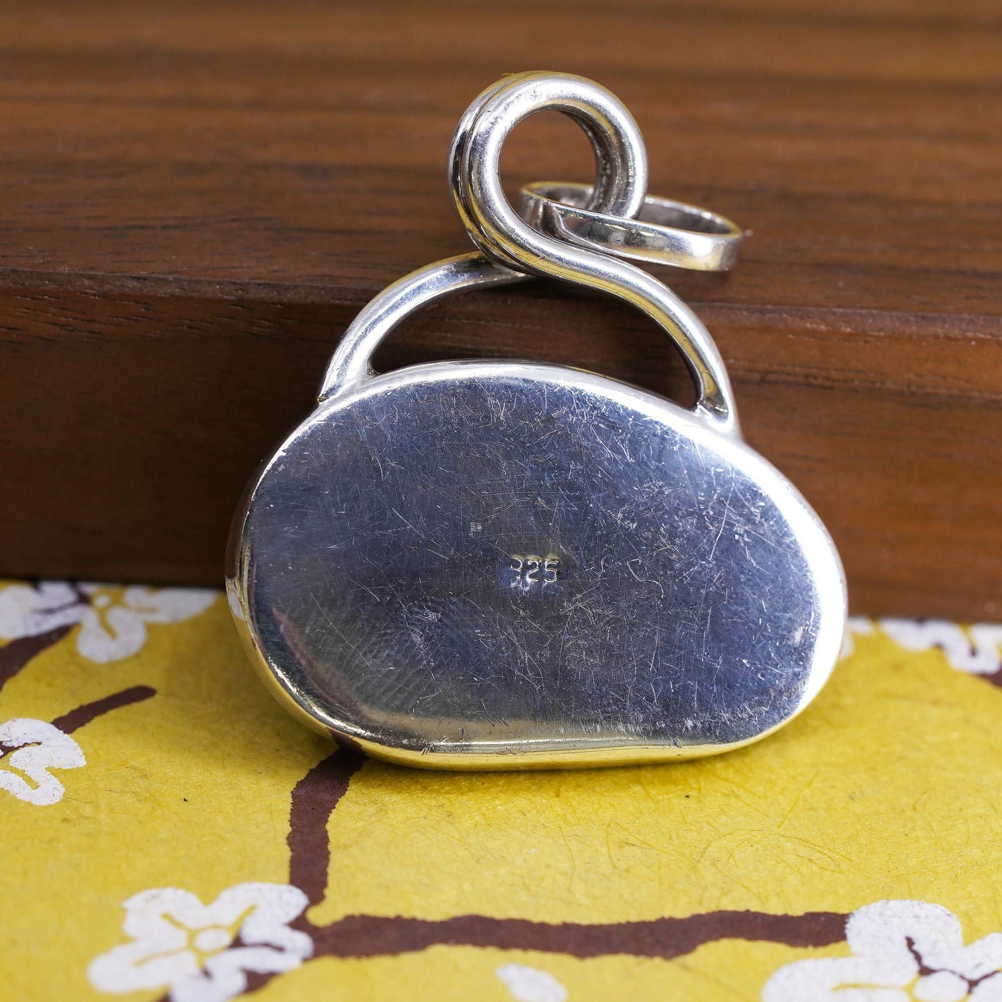 Vintage Mexican Sterling 925 silver handmade pendant with bean shaped onyx