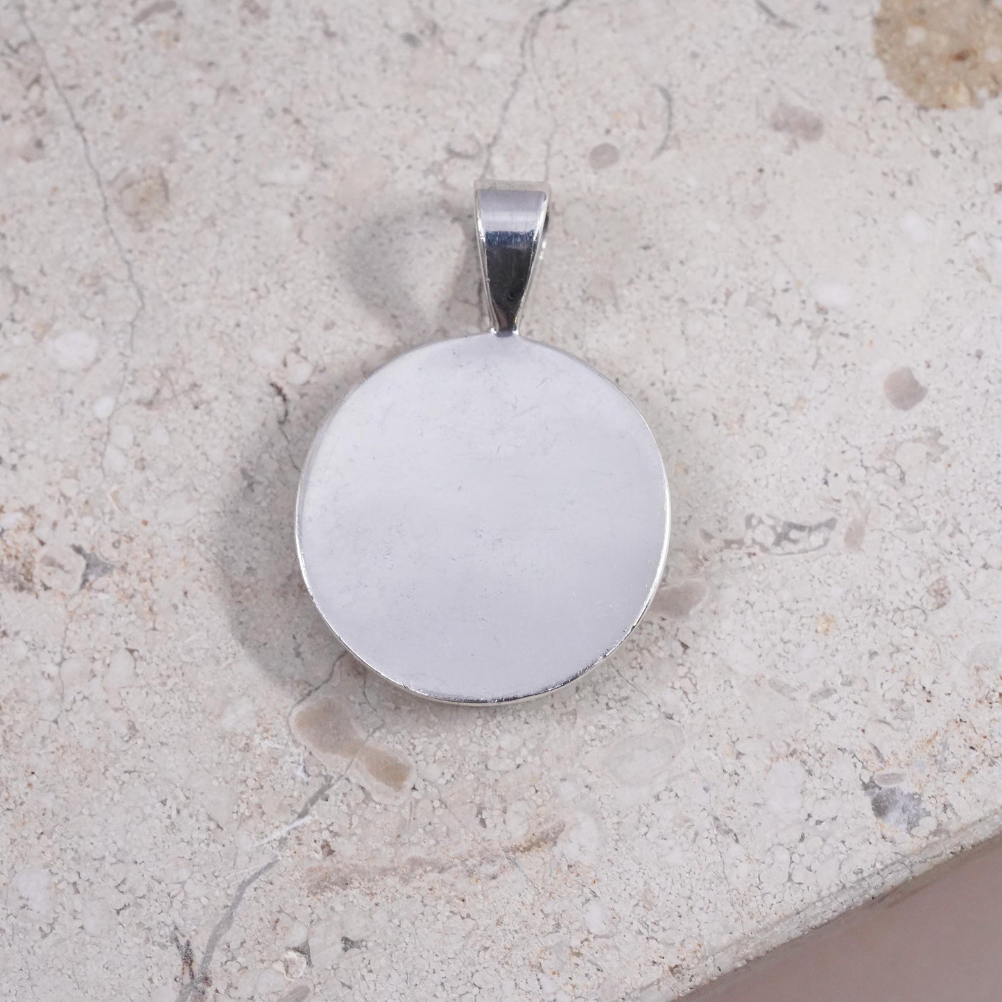 Vintage Sterling 925 silver handmade circle pendant with onyx inlay