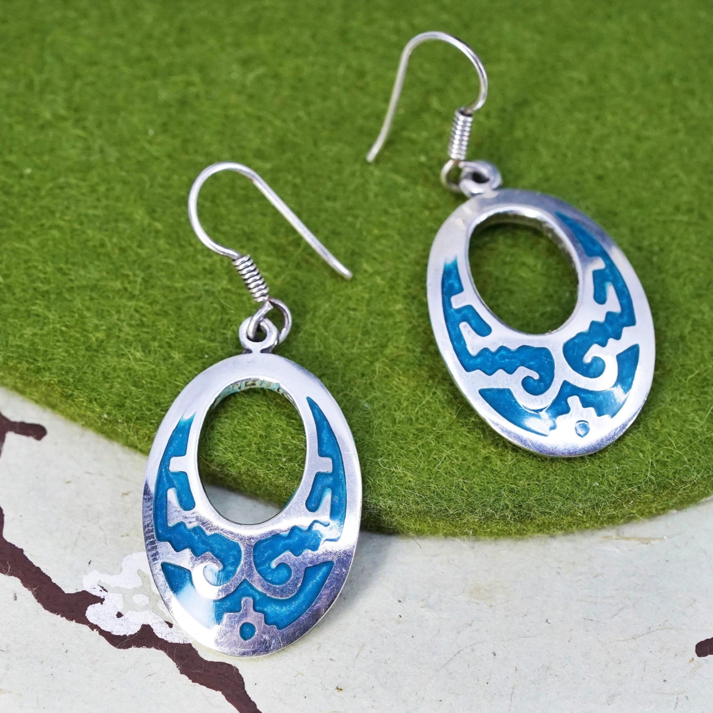 Vintage Mexican sterling 925 silver handmade oval earrings with turquoise inlay