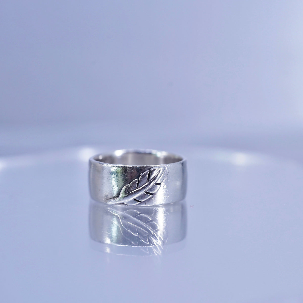 Size 7, vintage southwestern Sterling 925 silver handmade ring, leaf wide band