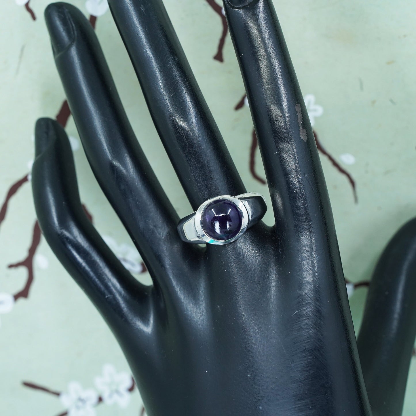 Size 8, vintage Sterling 925 silver handmade statement ring with amethyst
