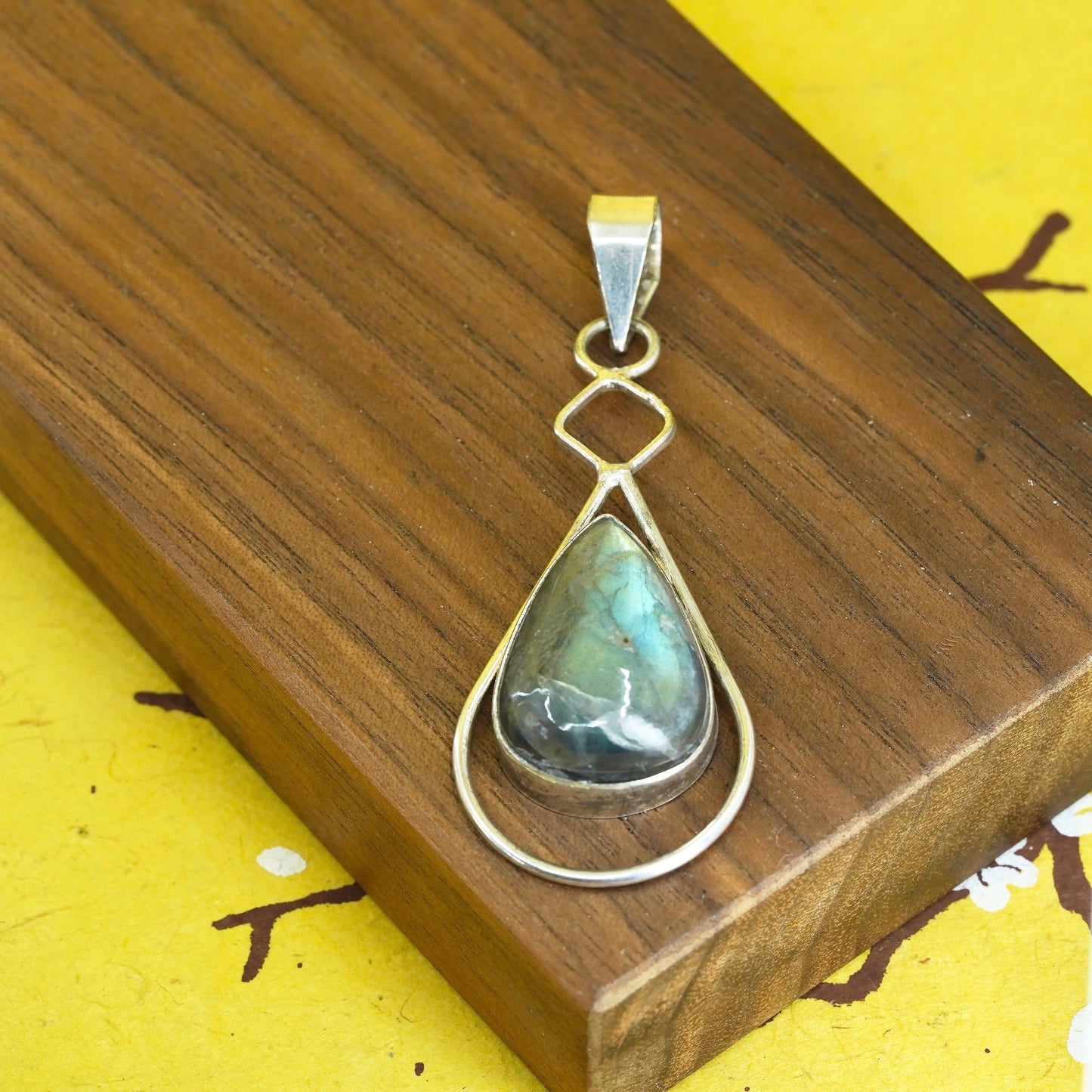 Vintage Sterling silver handmade pendant, 925 teardrop with labradorite