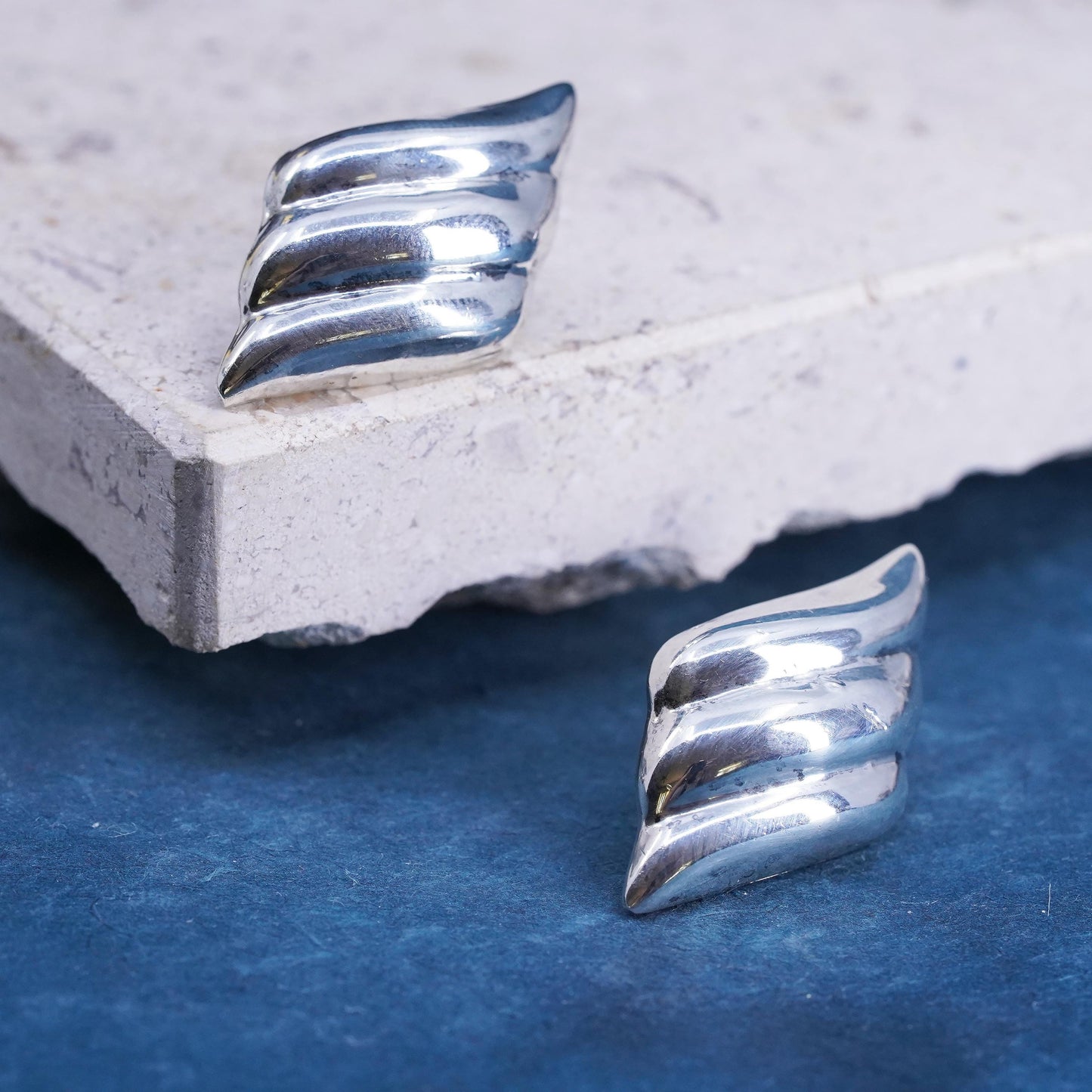 vintage Mexican Sterling silver handmade modern ribbed earrings, 925 studs