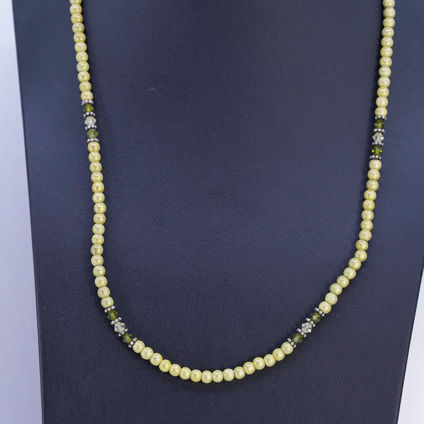 20", vintage Sterling 925 silver handmade necklace with green beads and crystal