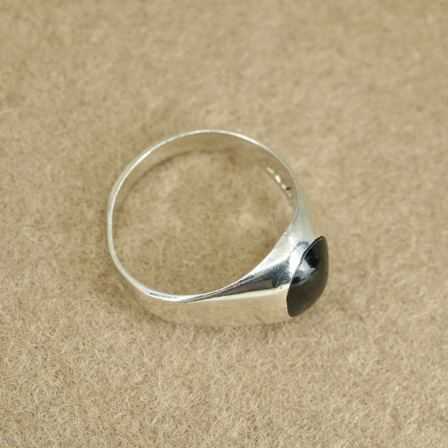 Size 12.5, vintage Mexican Sterling 925 silver handmade ring with onyx inlay