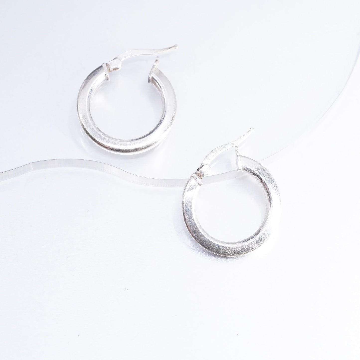 0.75" Vintage sterling silver 925 ribbed Huggie earrings Hoops