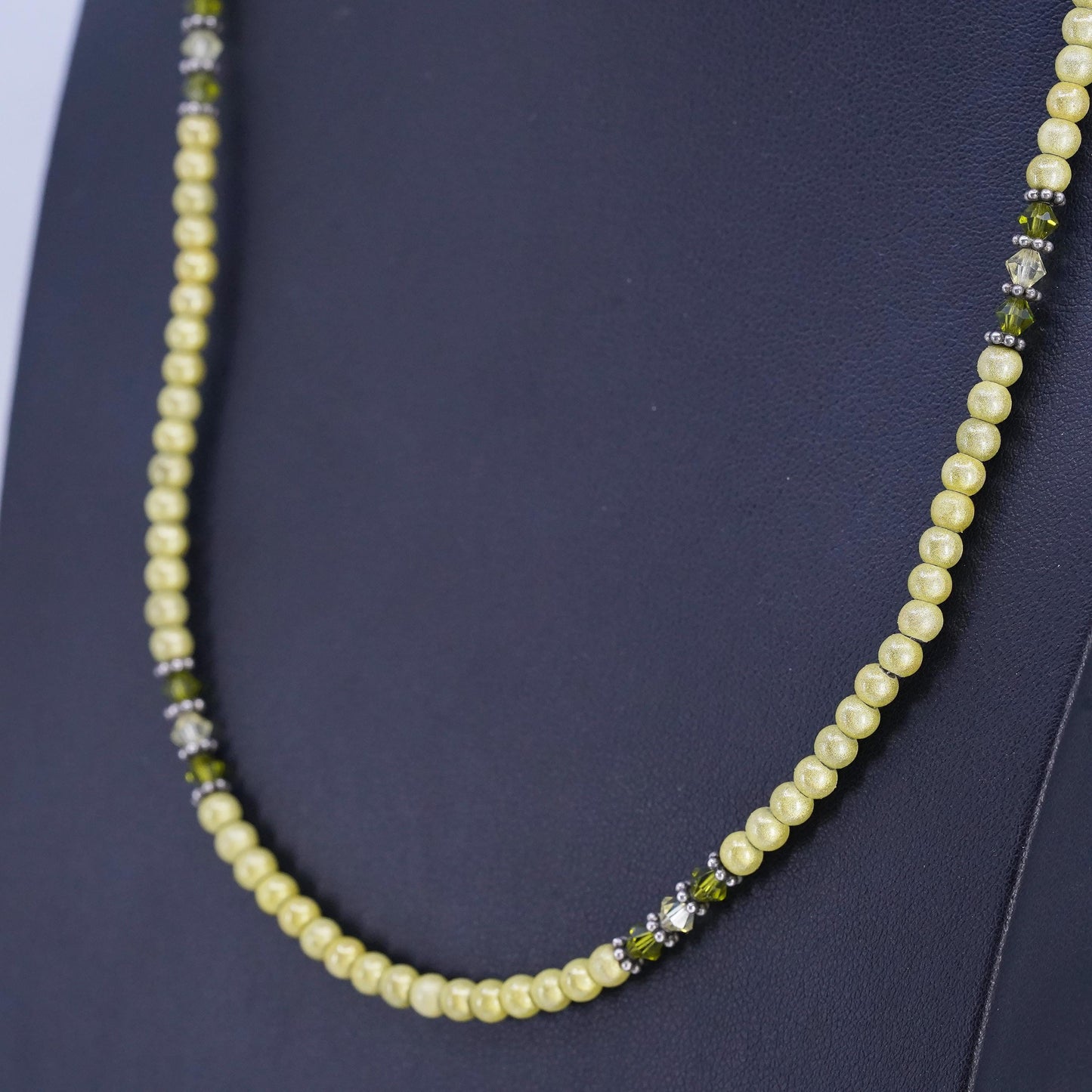 20", vintage Sterling 925 silver handmade necklace with green beads and crystal