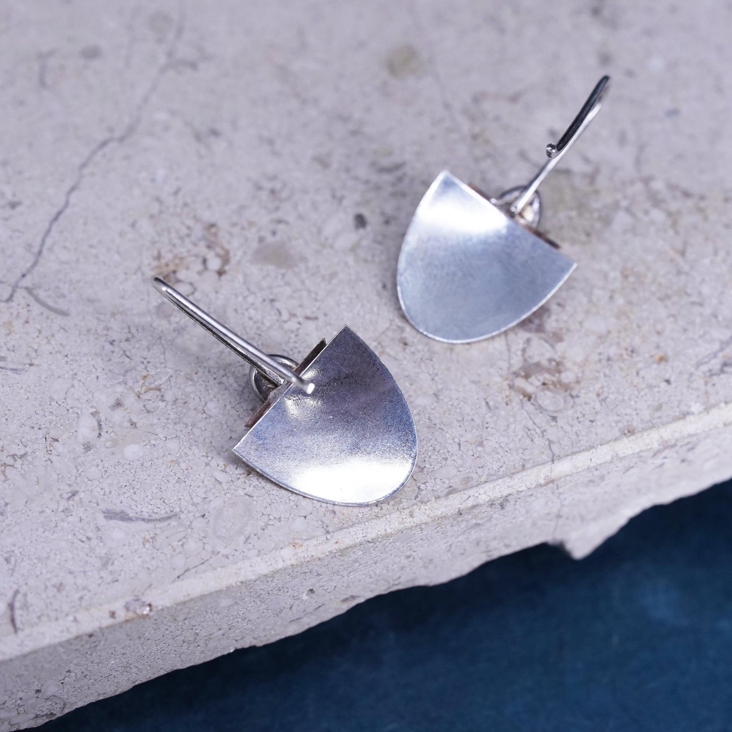 Vintage modern sterling silver earrings, 925 two tone discs with lapis lazuli