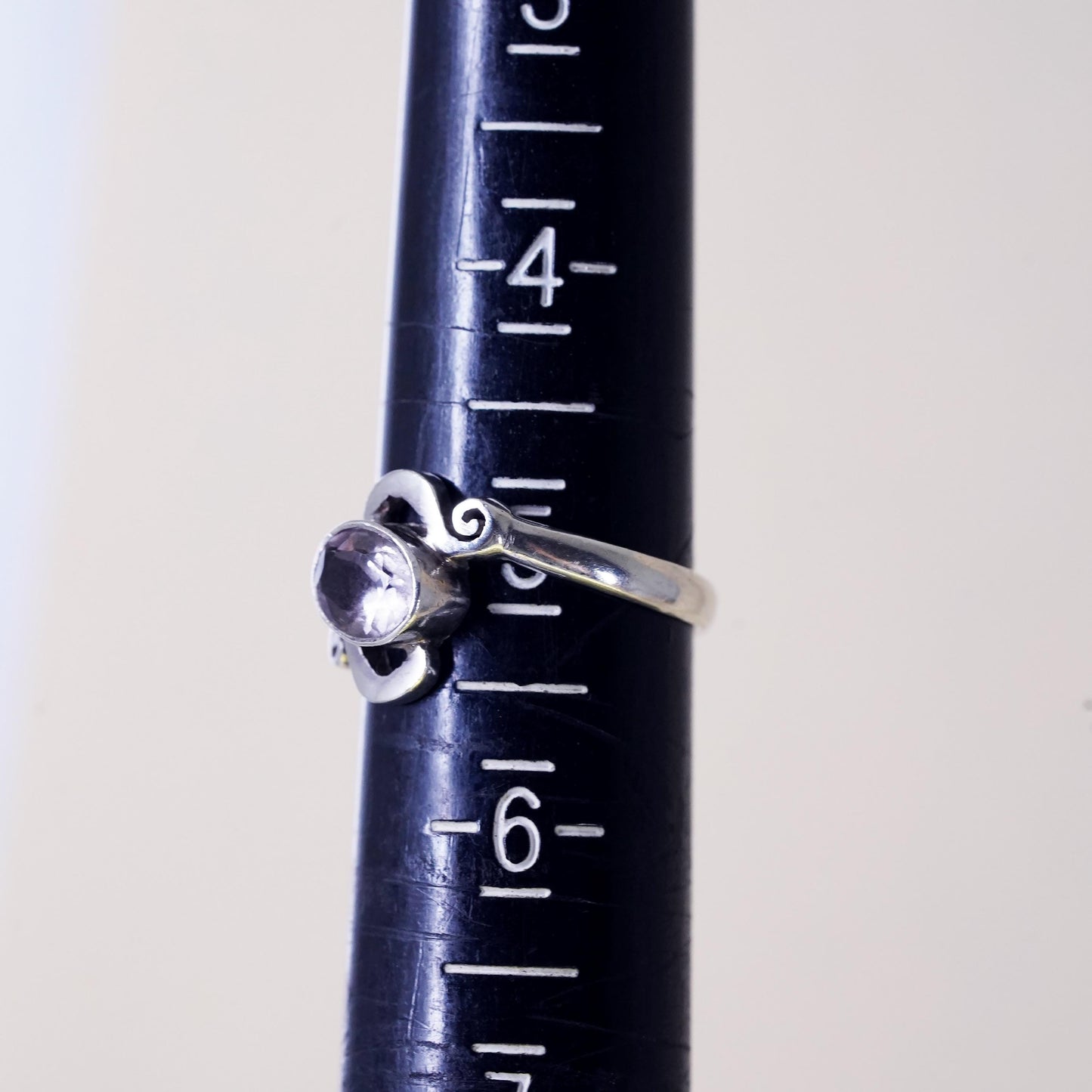Size 5, vintage Sterling 925 silver handmade spiral ring with amethyst