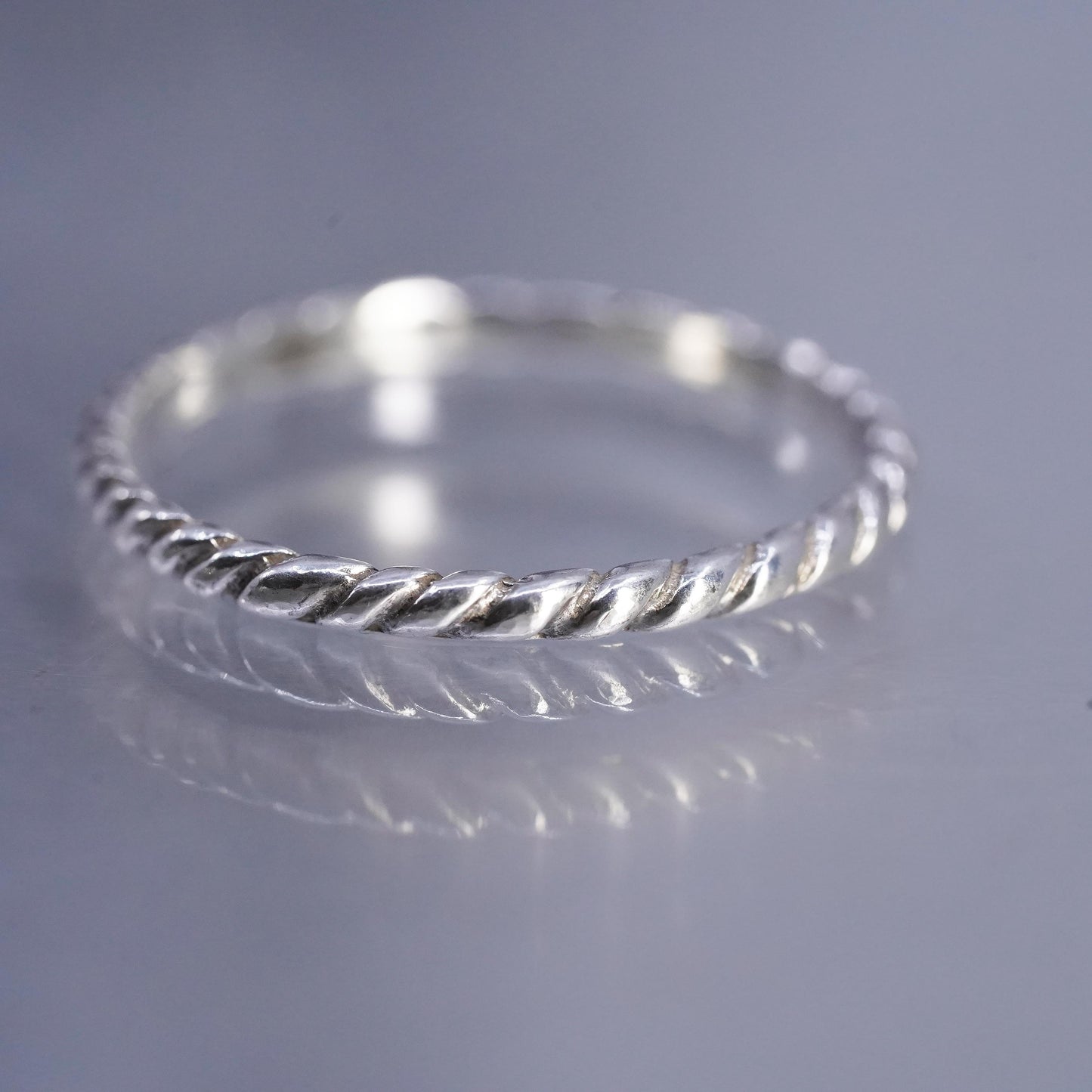 Size 9, vintage southwestern Sterling 925 silver statement ring, band w/ cable