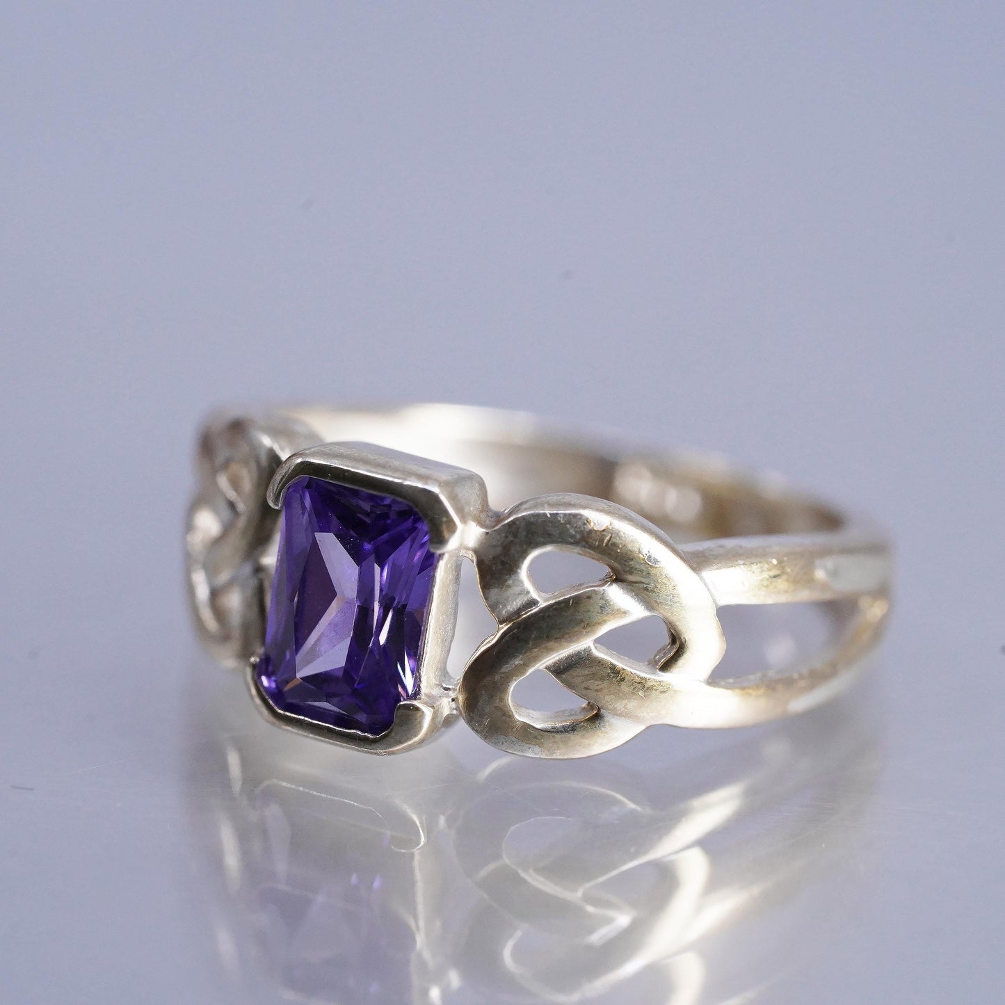 Size 6, Sterling 925 silver ring, Irish Celtic knot textured band with amethyst