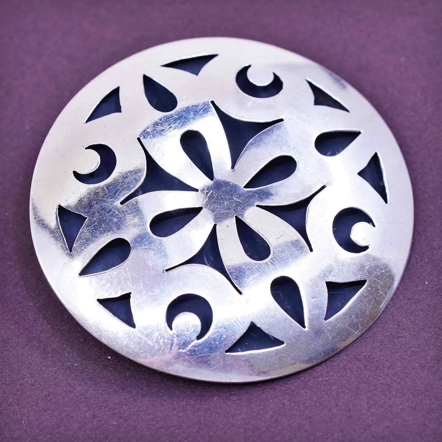 Vintage handmade sterling 925 silver circle brooch, stamped Mexico 925 TA-143