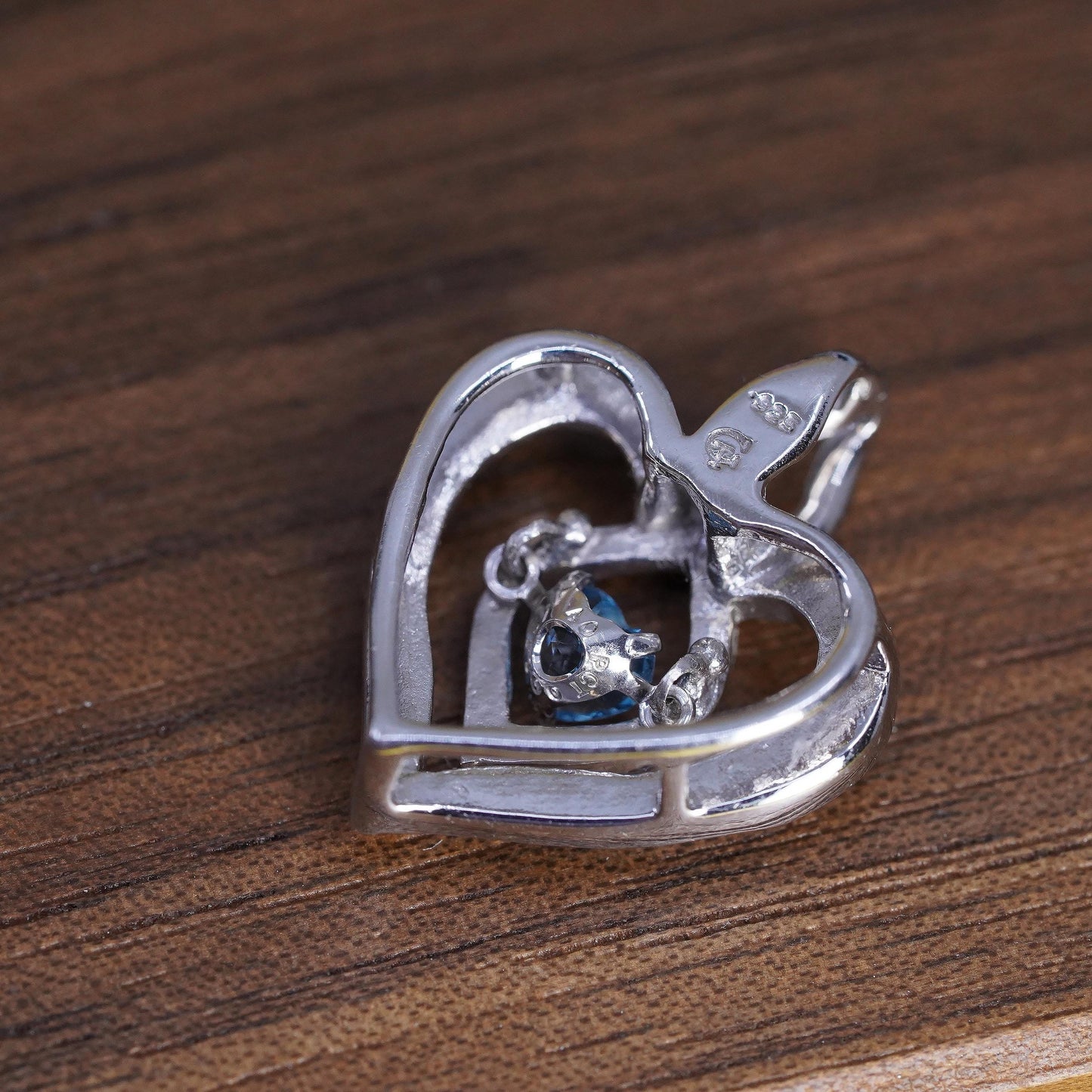 Vintage Sterling 925 silver heart pendant with dancing topaz