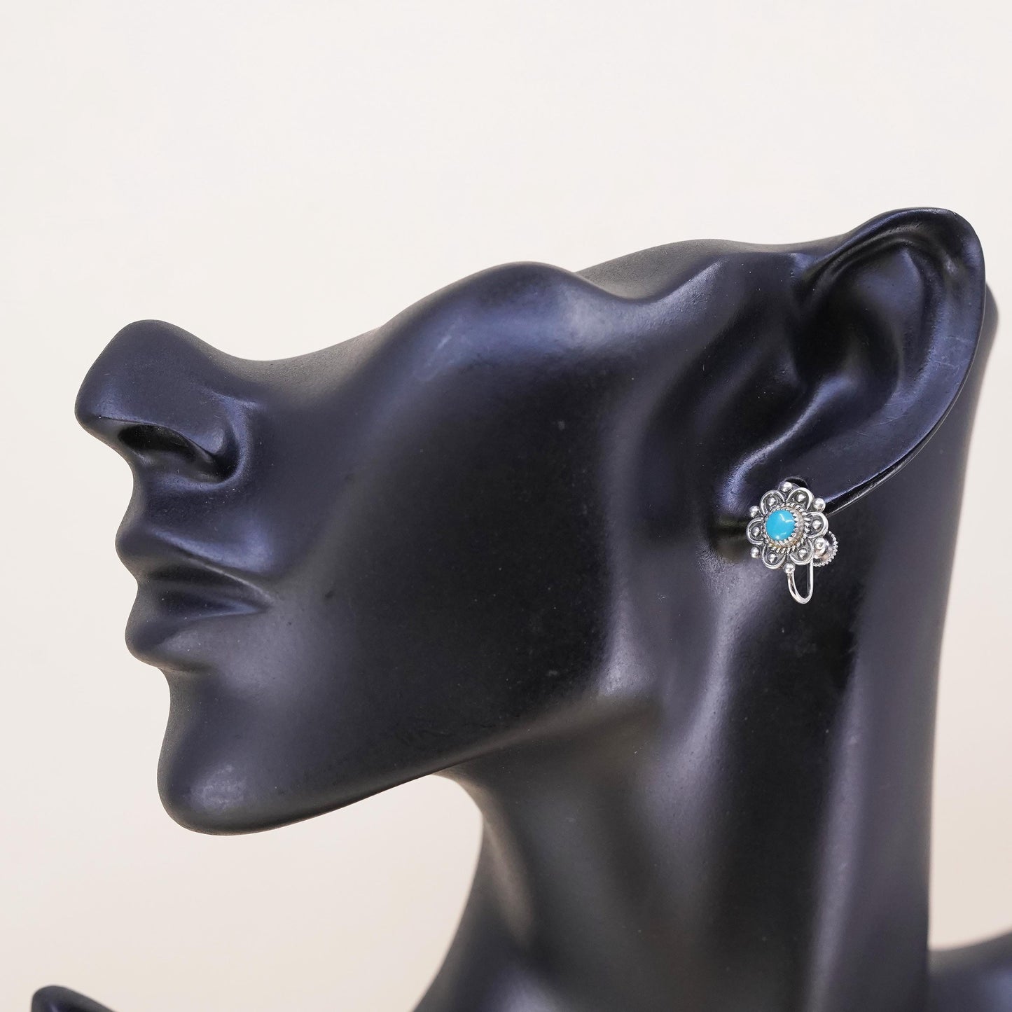 Vintage sterling silver single earring, 925 screw back flower with turquoise
