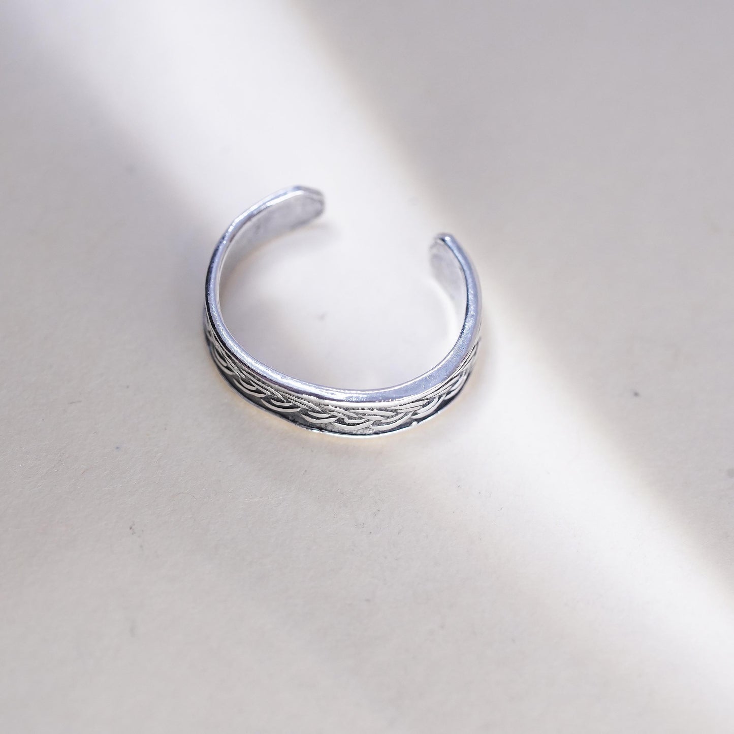 Size 2.5, VTG sterling silver handmade ring, 925 Celtic knot relief open band