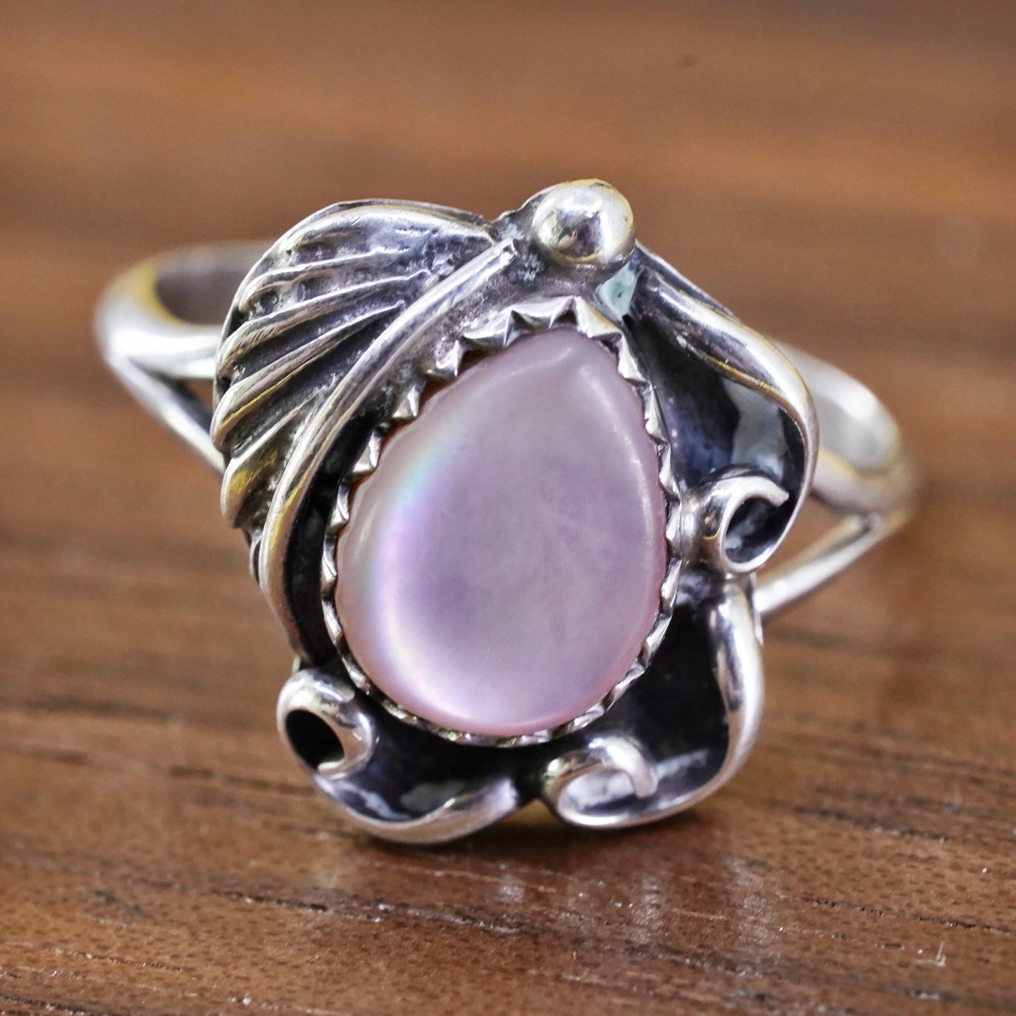 Size 7, Native American Thomas Singer sterling silver ring, 925 band abalone