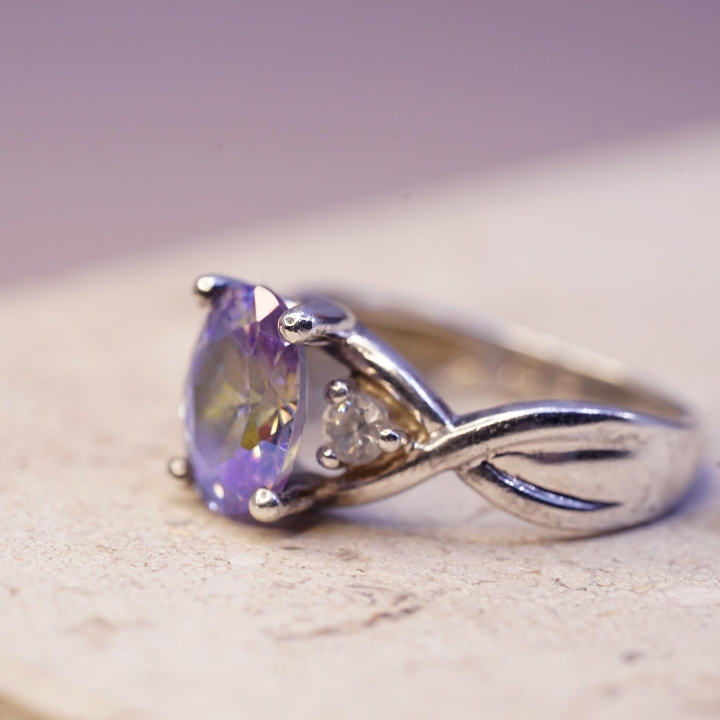 Size 7.5 vintage sterling 925 silver ring with rainbow topaz