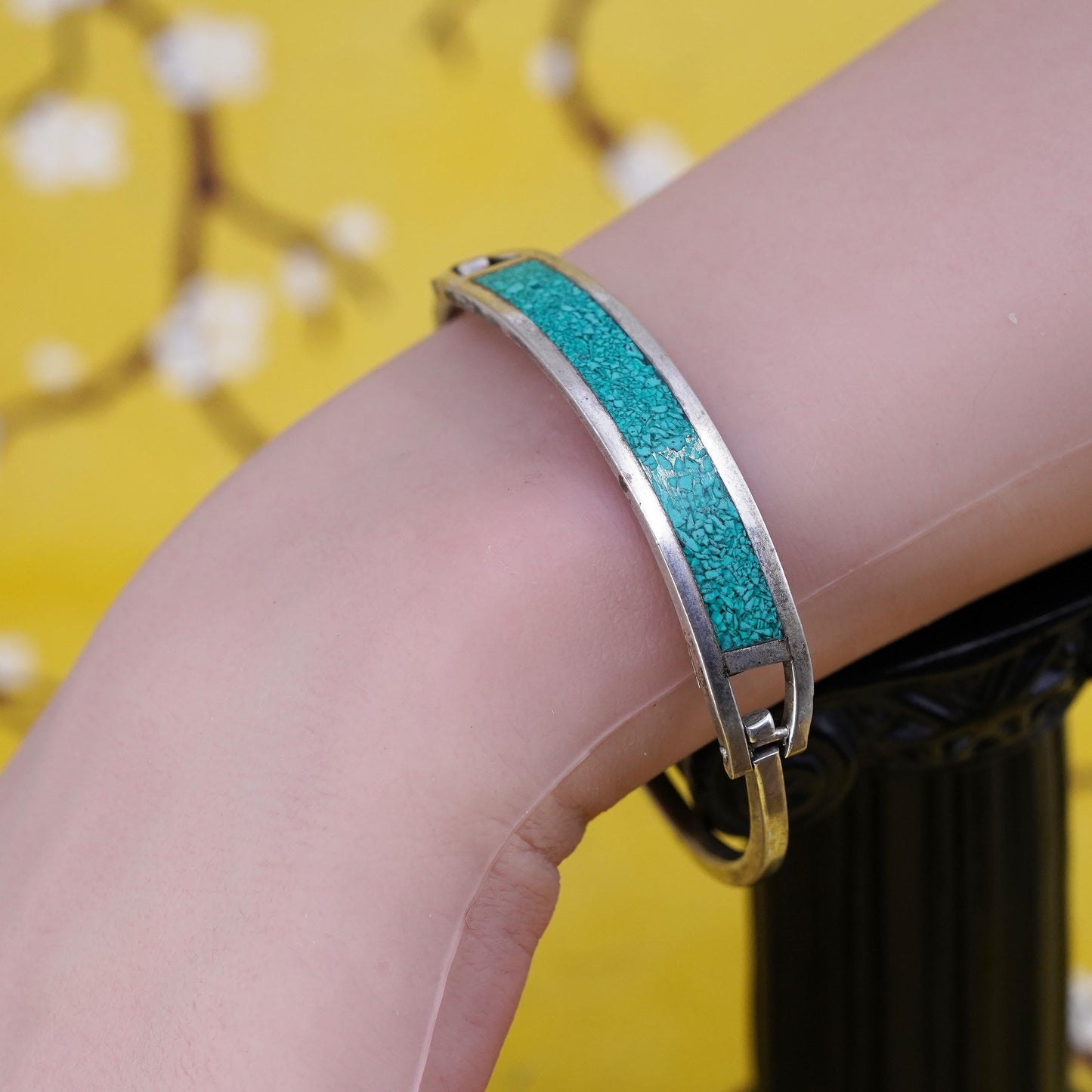 6.5”, VTG Mexican Sterling 925 silver bracelet, hinged bangle with turquoise