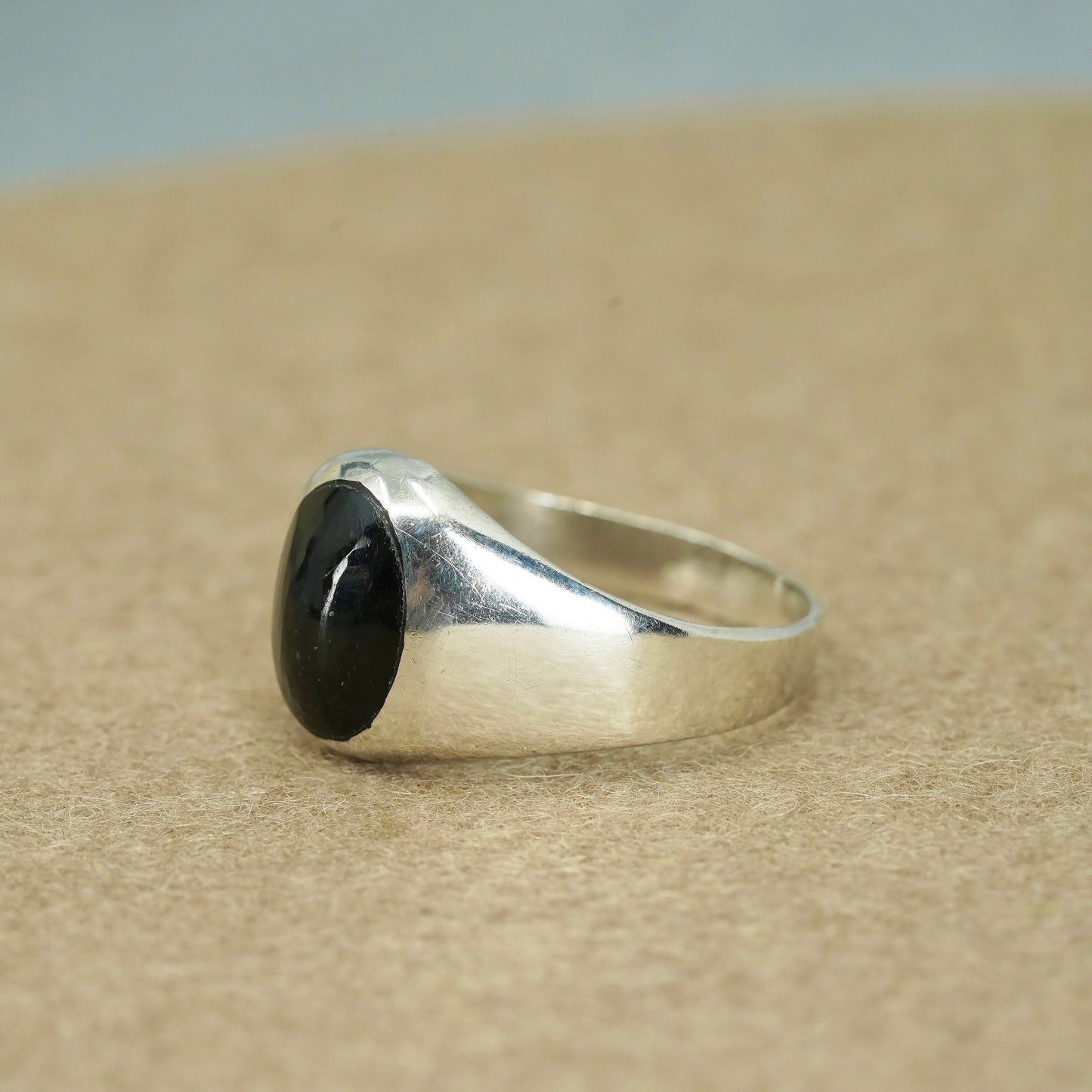 Size 12.5, vintage Mexican Sterling 925 silver handmade ring with onyx inlay