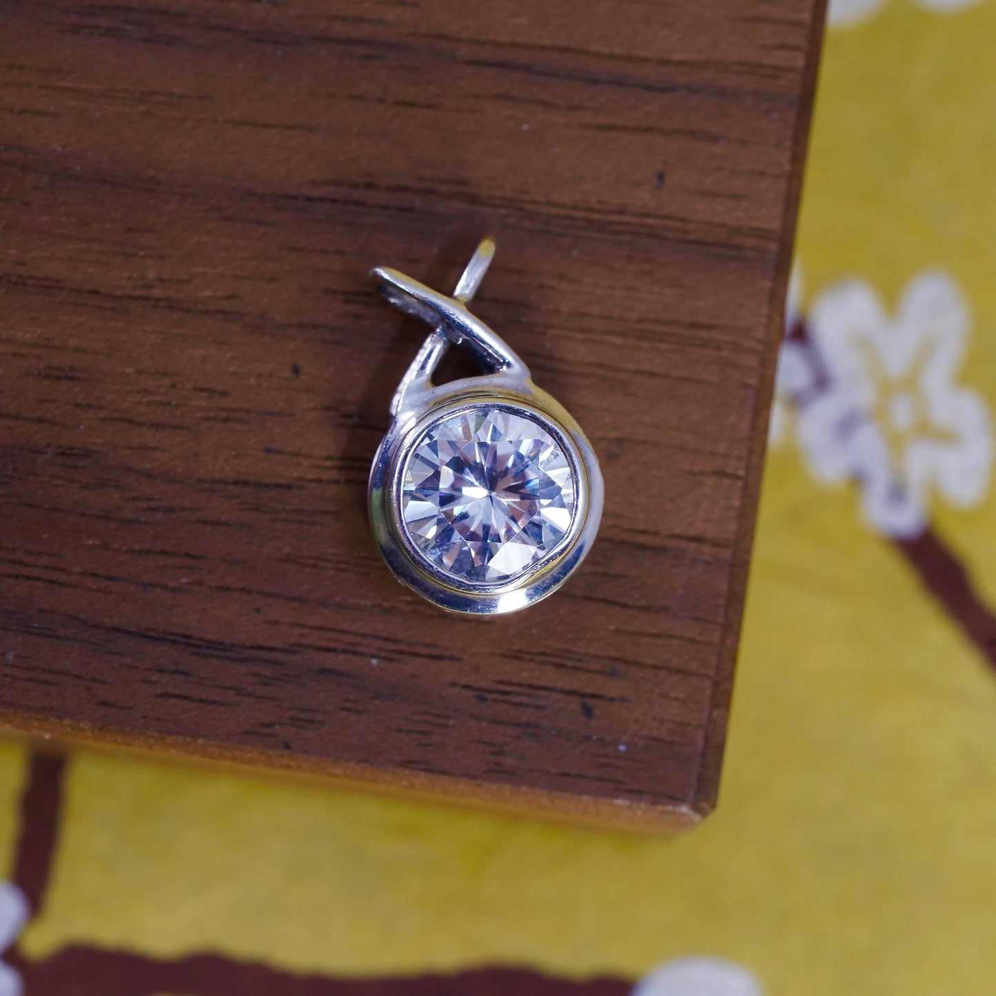 Vintage modern Sterling silver handmade pendant, 925 Circle Pendant with CZ