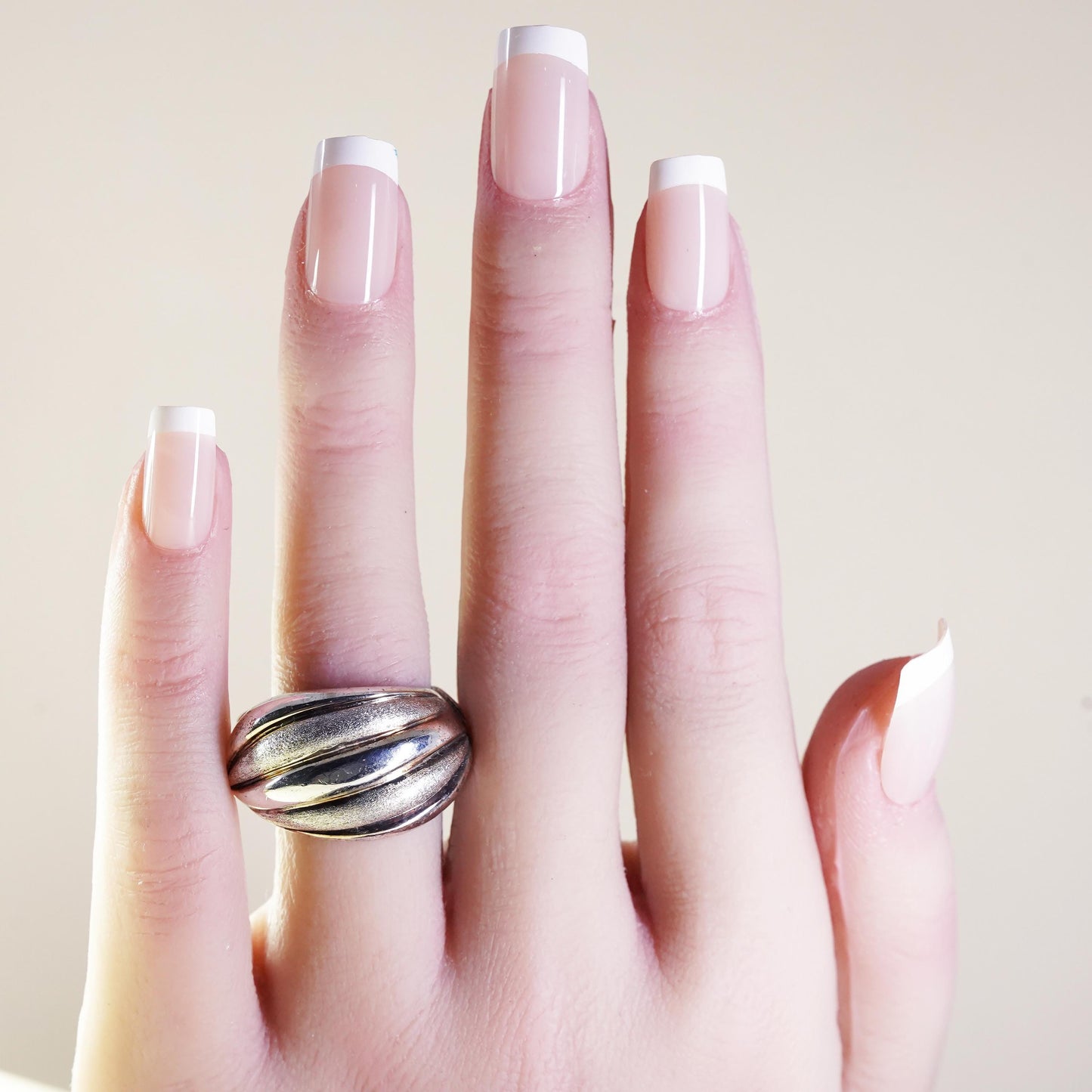 Size 8.25, VTG sterling silver ribbed ring, glitter textured 925 statement band