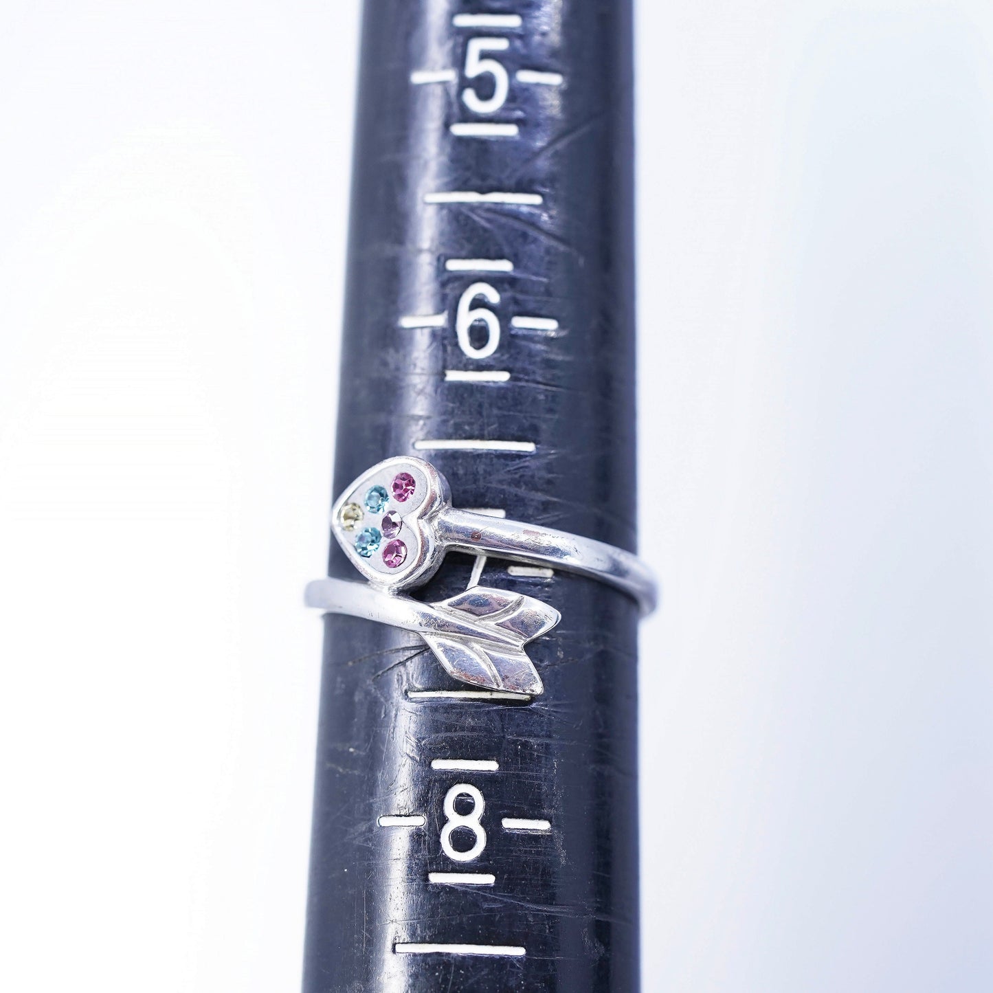 Size 7, vintage Sterling 925 silver ring, crystal arrow heart band