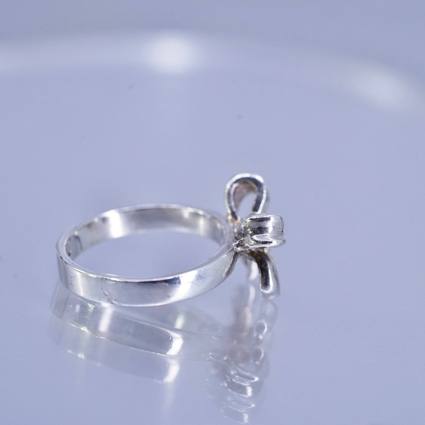 Size 4.25, vintage fashionable Sterling 925 silver ribbon ring