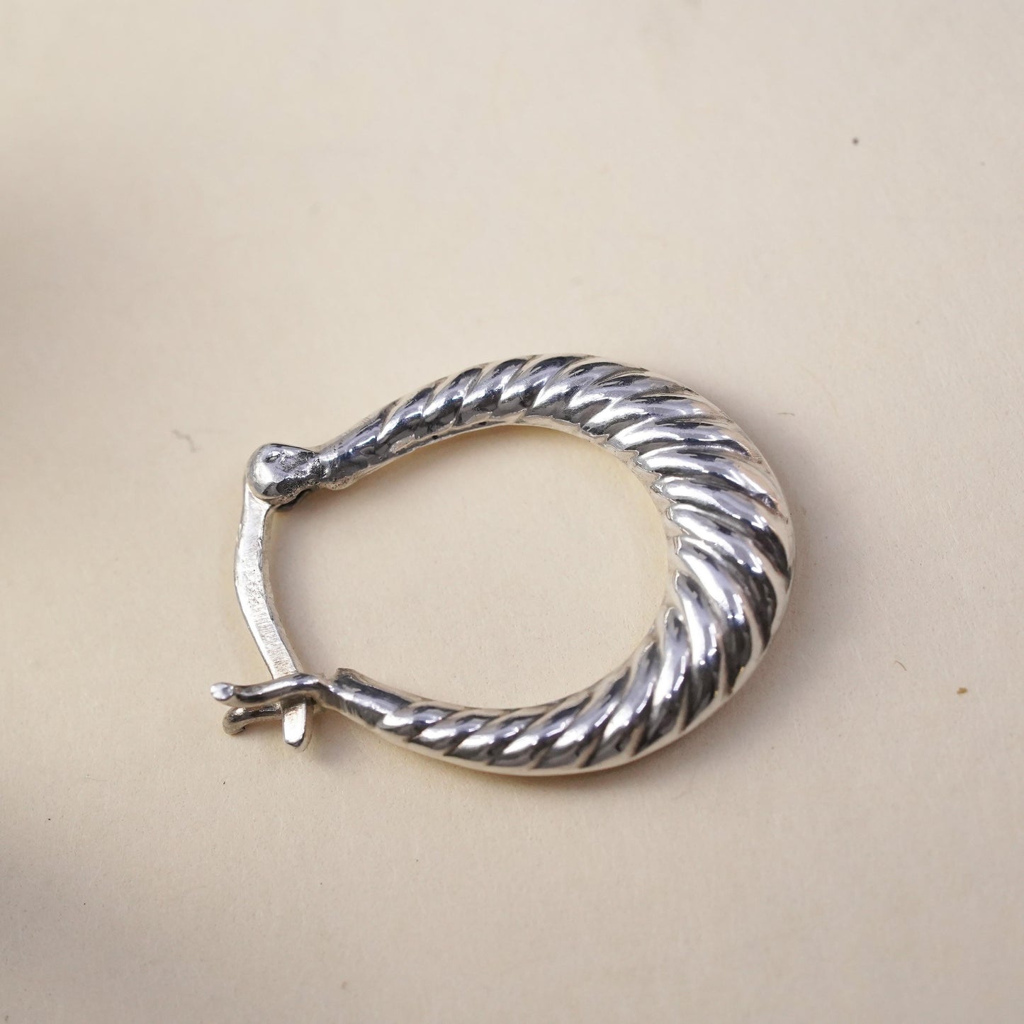 0.75", VTG sterling silver loop single earring, fashion twisted primitive hoop