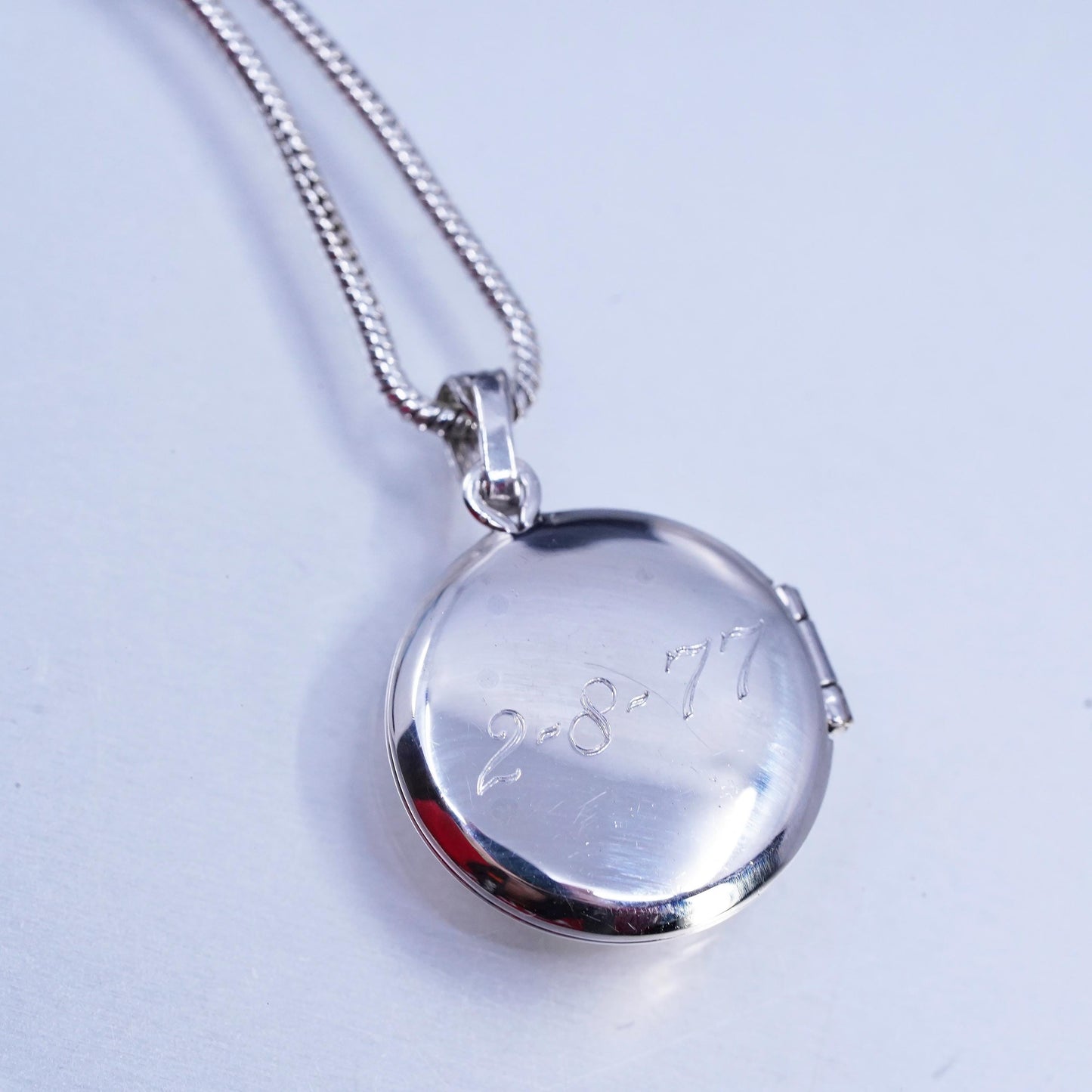 18", Sterling 925 silver snake chain necklace with circle photo locket pendant