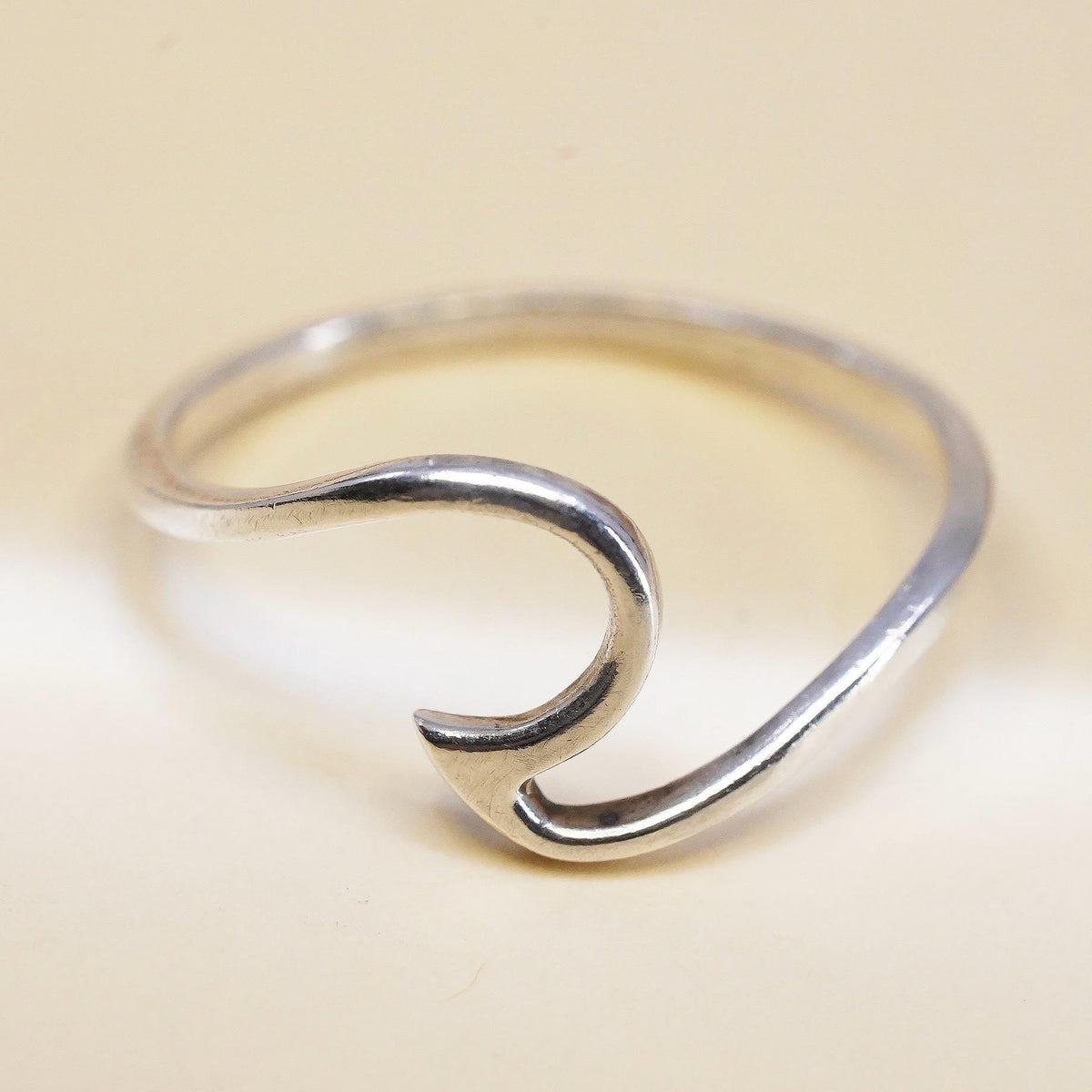 Size 5.5, vintage sterling 925 silver handmade ring, wavy band