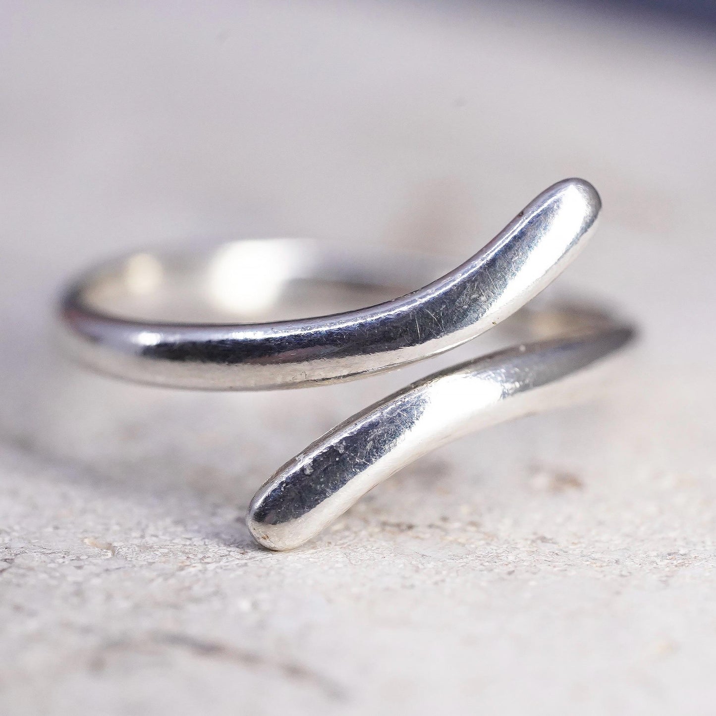 Size adjustable, VTG Sterling silver wrapped ring, modern 925 statement ring