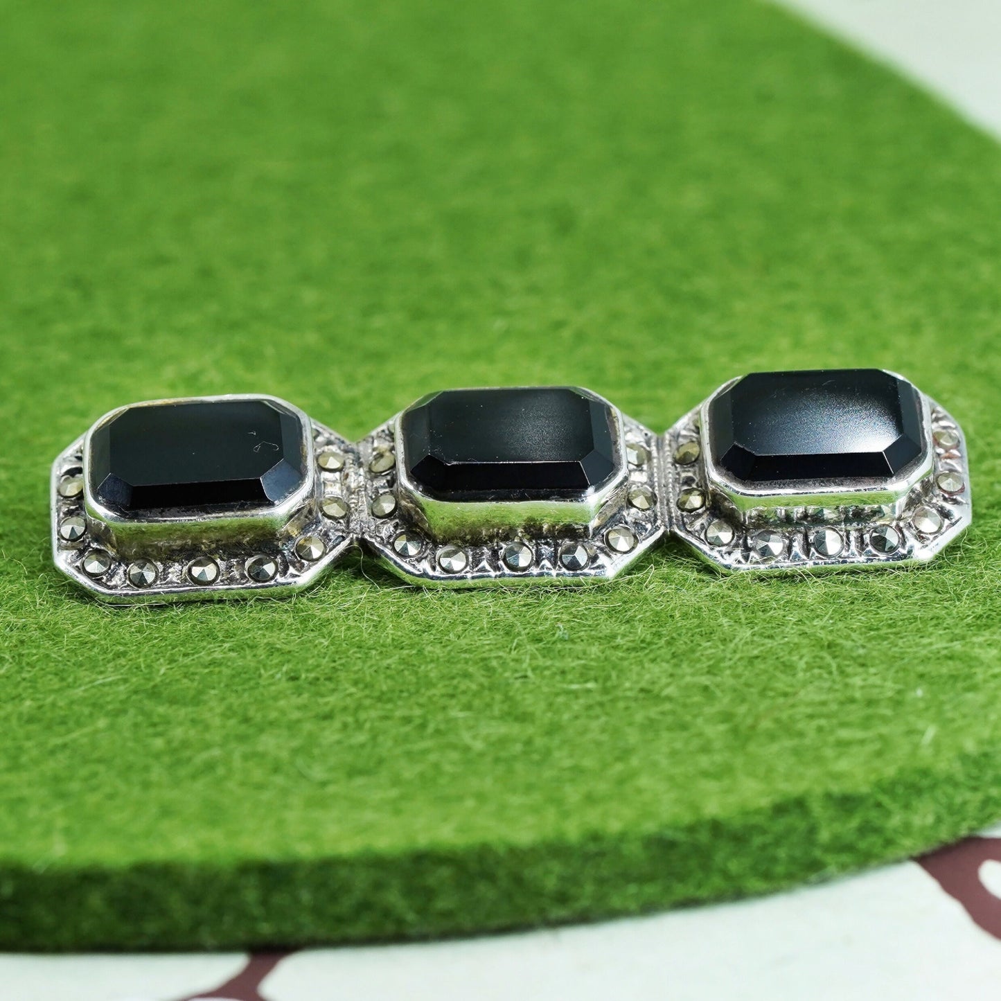 Stunning Sterling 925 Silver 925 long pin brooch with black onyx and marcasite