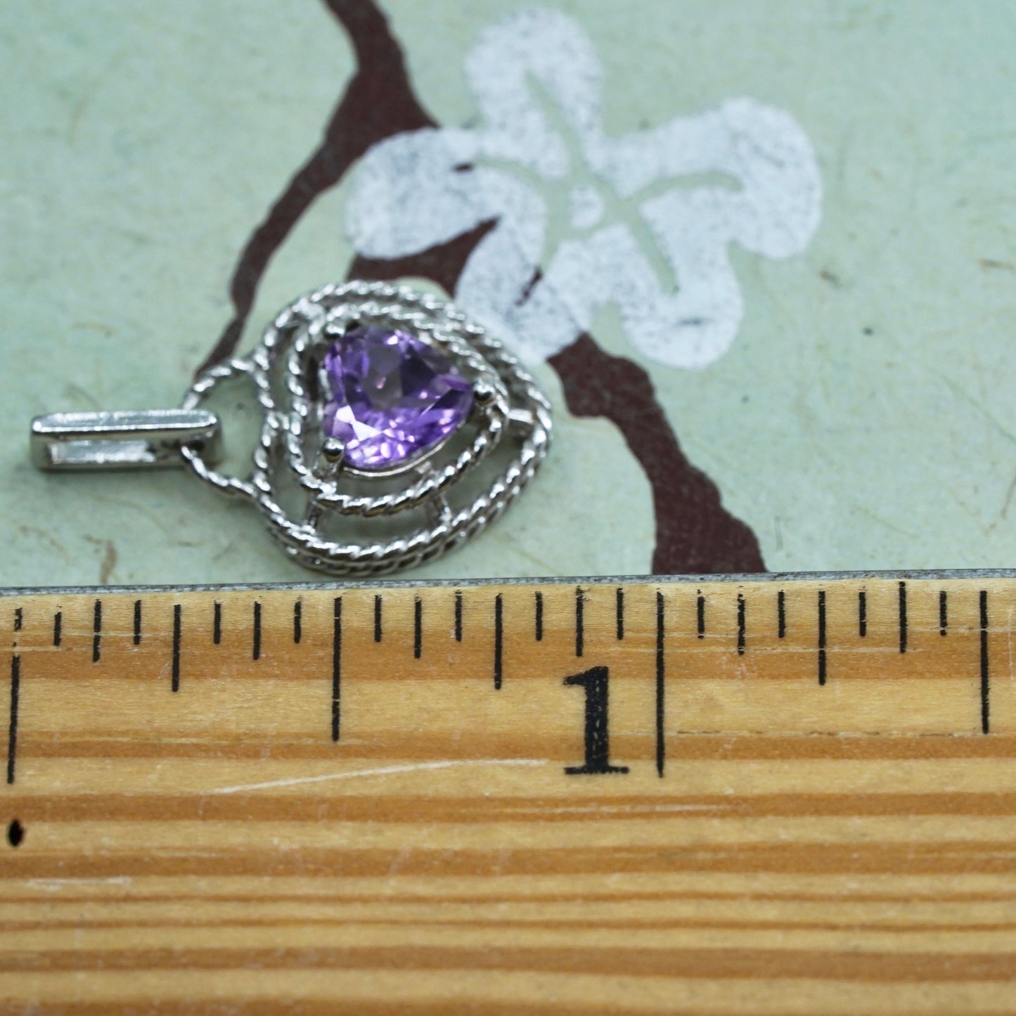 Vintage Sterling silver 925 pendant with heart amethyst