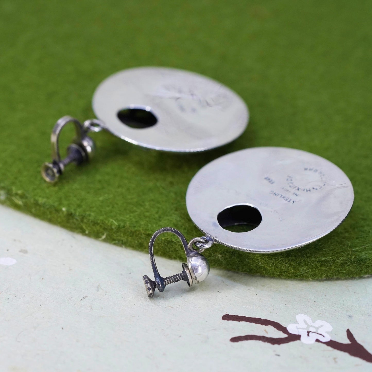 VTG Mexican hecho en Sterling silver earrings, Mexico 925 cutted circle dangles