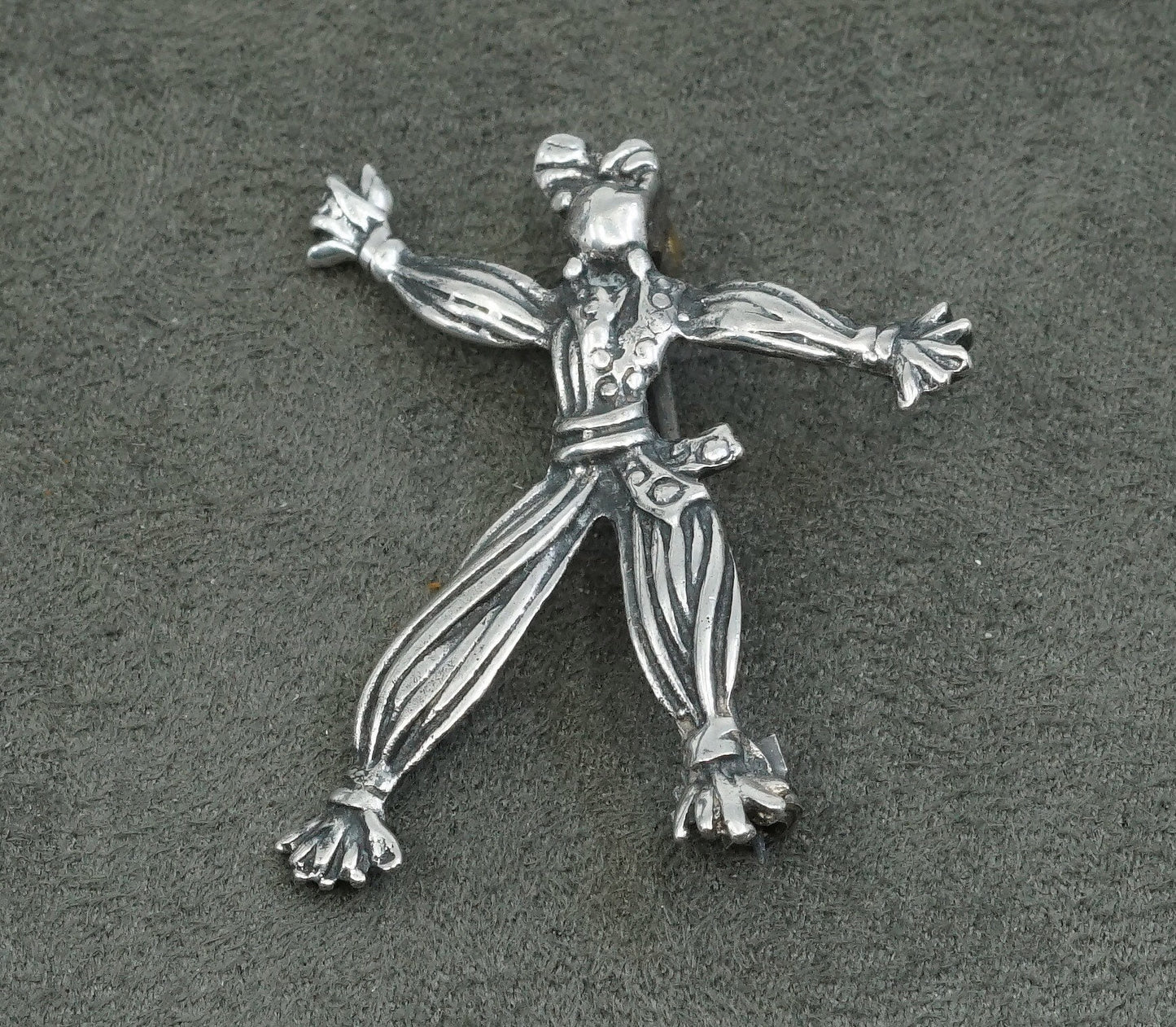 Vintage handmade sterling 925 silver scarecrow brooch
