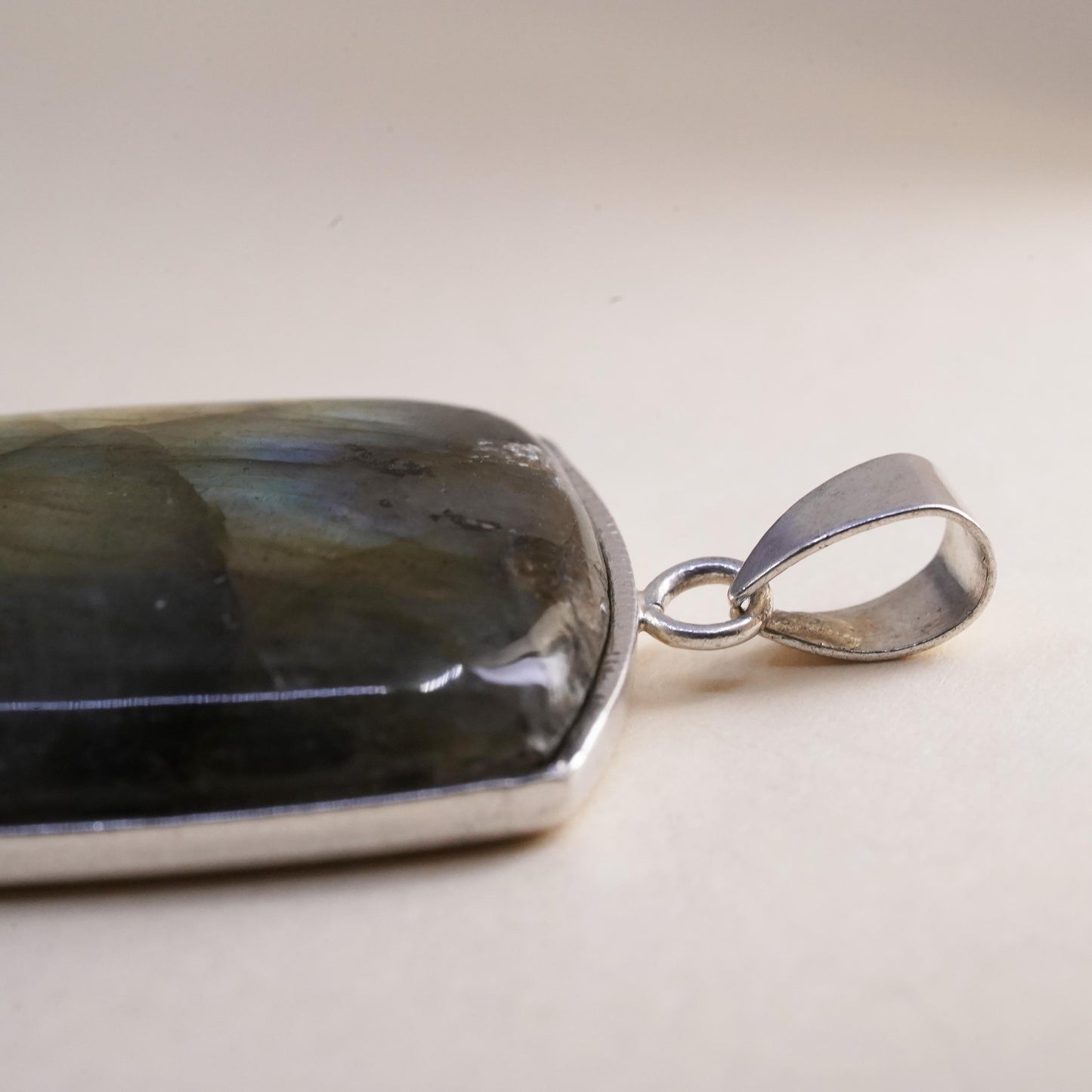 Vintage Sterling 925 silver handmade pendant with rectangular labradorite
