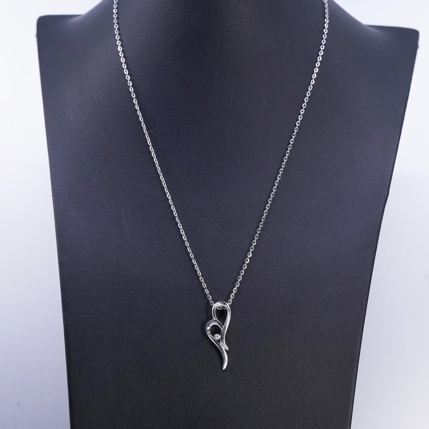 18", vintage Sterling 925 silver flatten circle necklace diamond heart pendants