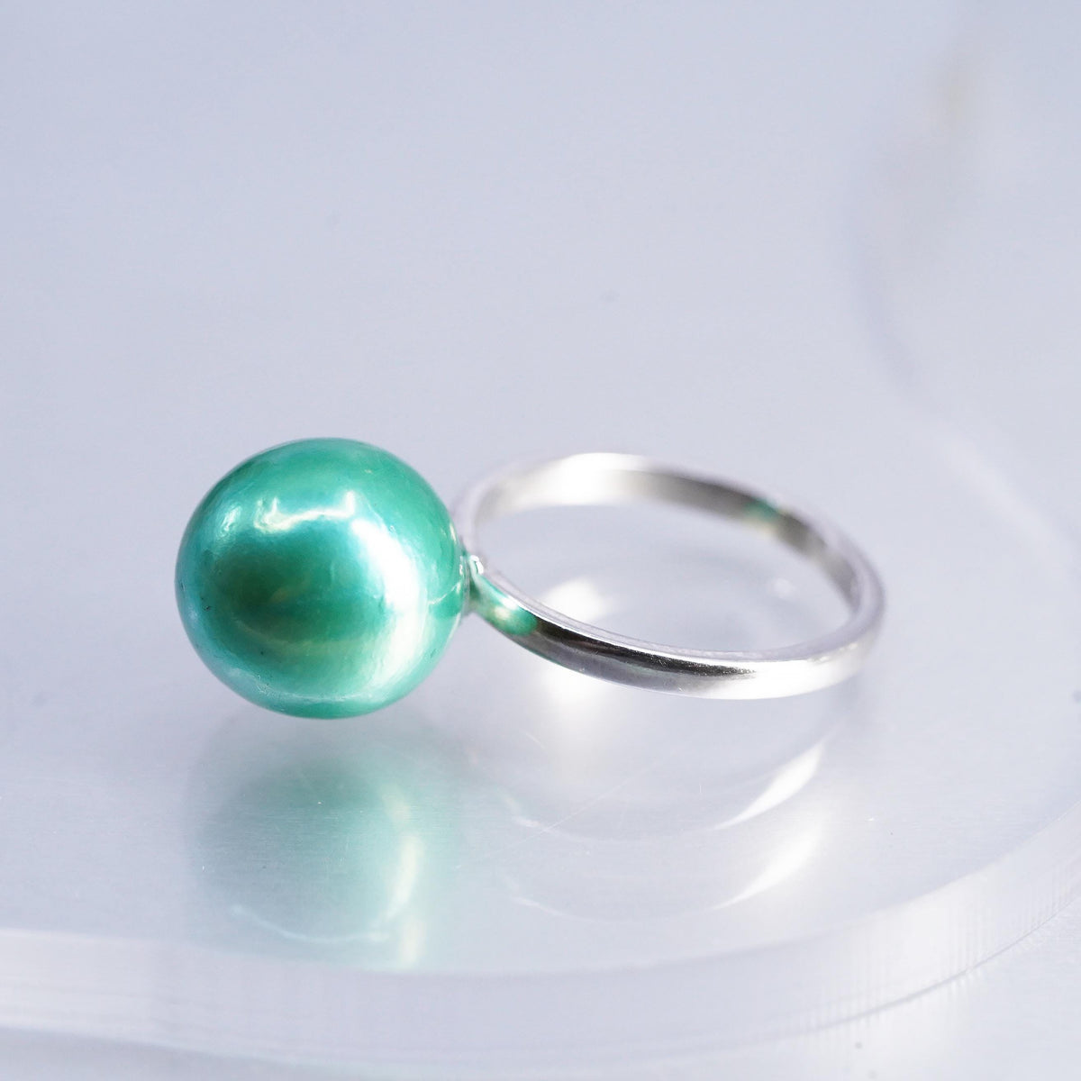 Size 7.25, vintage Sterling 925 silver handmade ring with solitaire green blue pearl, stamped 925