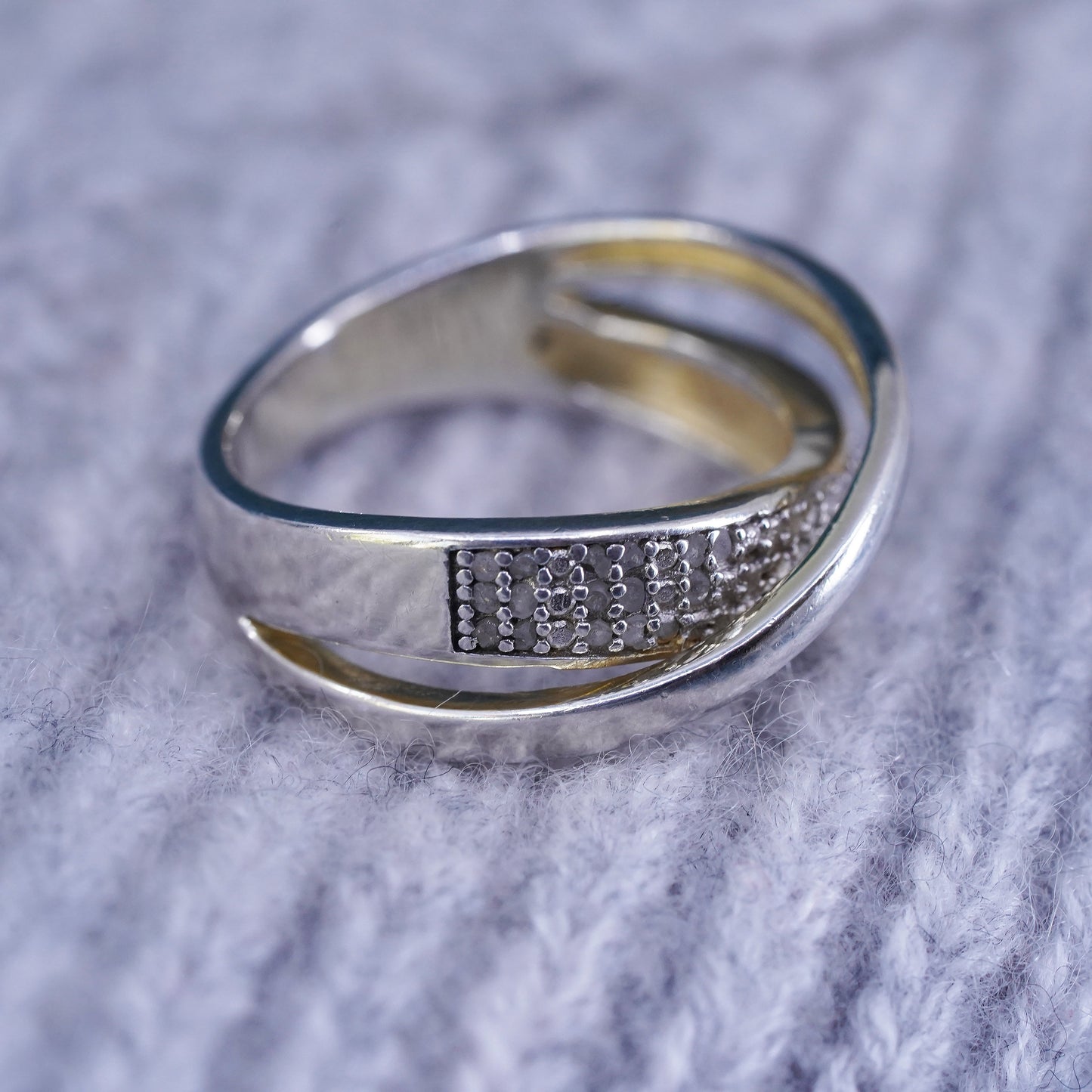 Size 9, vintage Sterling 925 silver entwined ring with genuine diamond