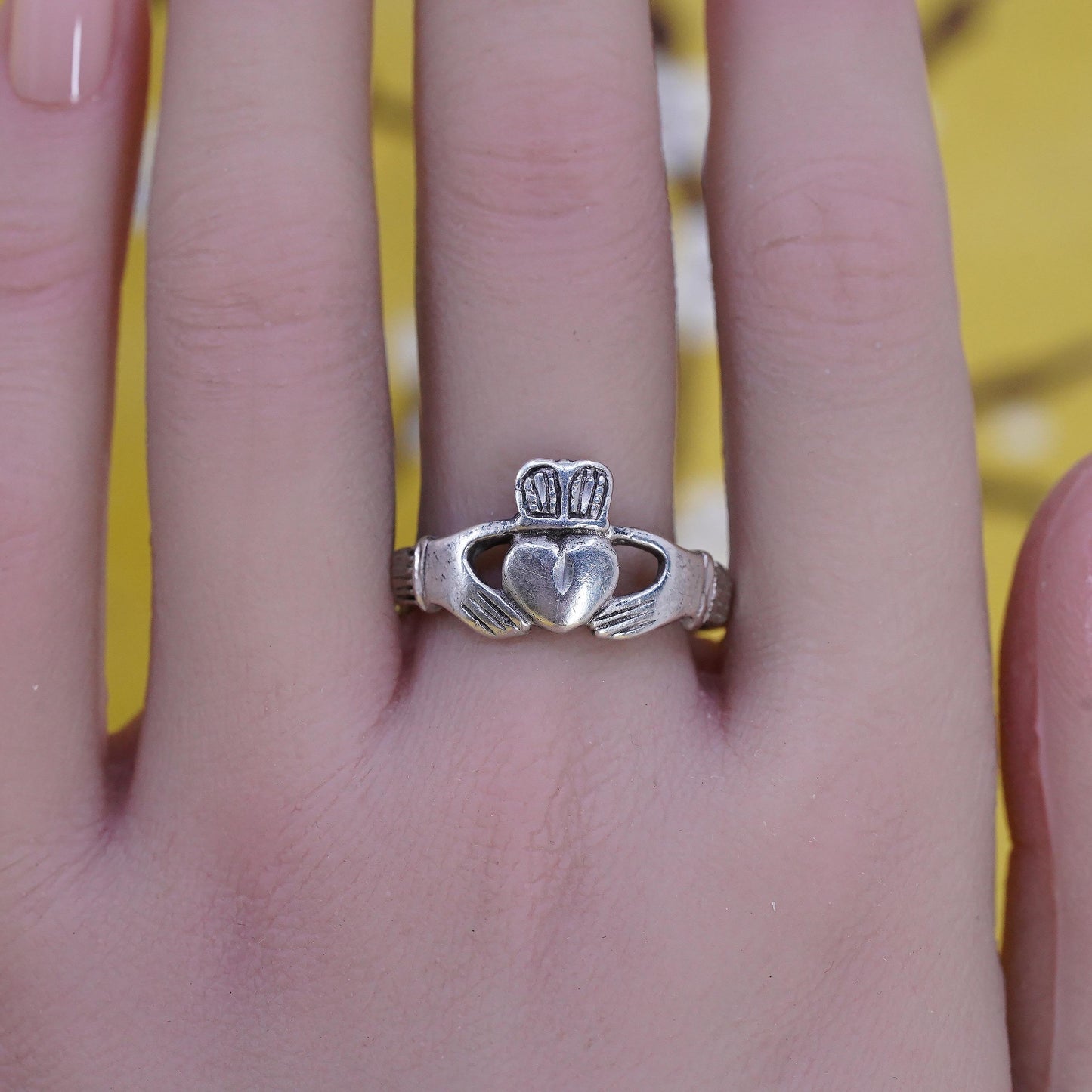 Size 11.5, Shube sterling silver claddagh ring, holding heart 925 silver band