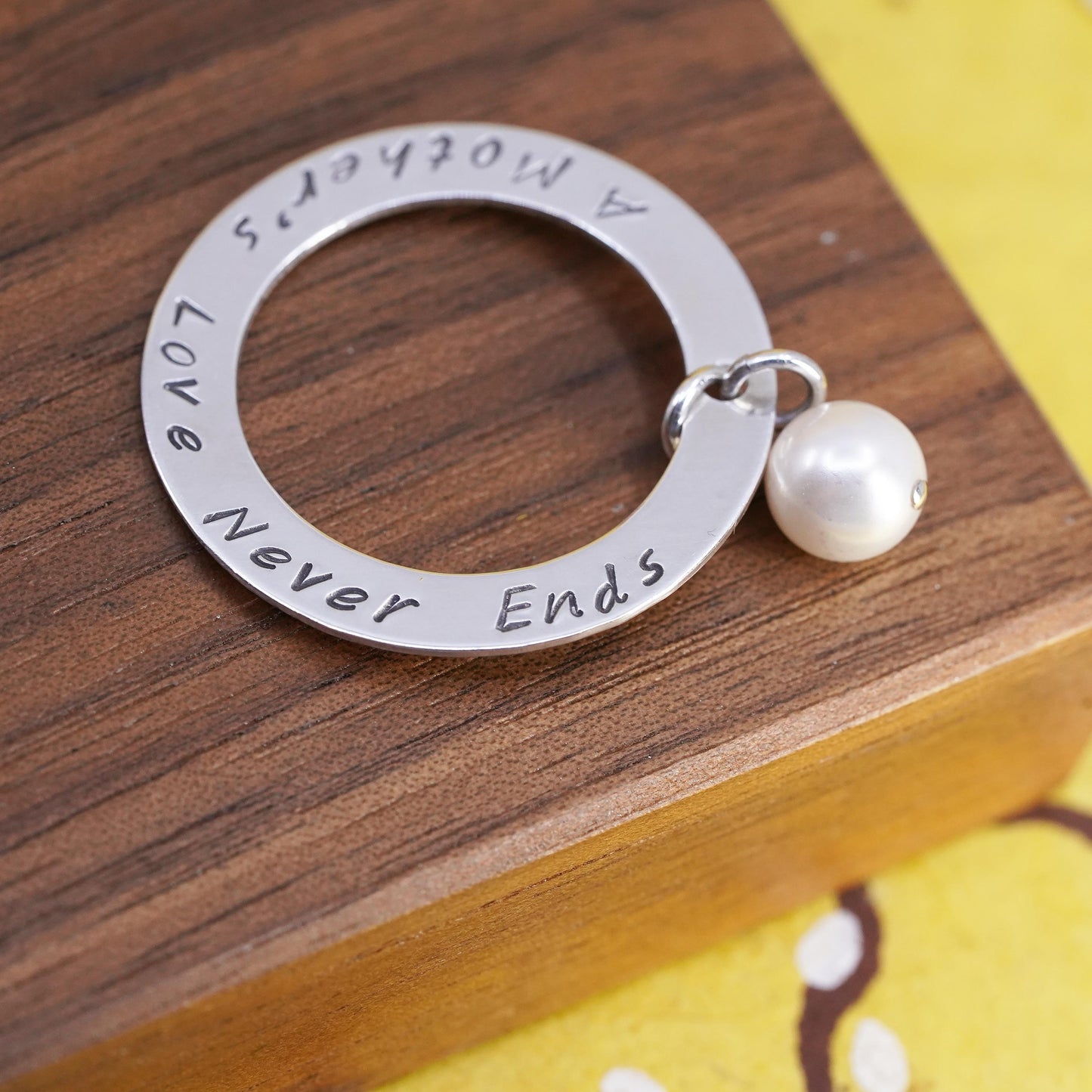 Vintage Sterling 925 silver circle pendant pearl A mother’s love never ends