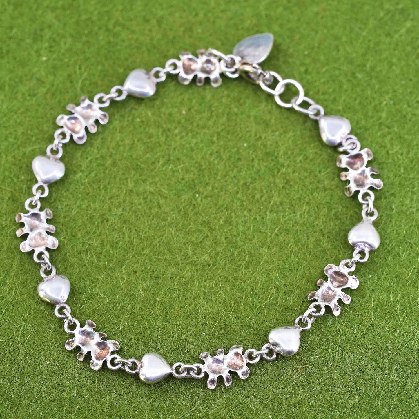 7", VTG sterling 925 silver figaro bracelet with heart and teddy bear charms